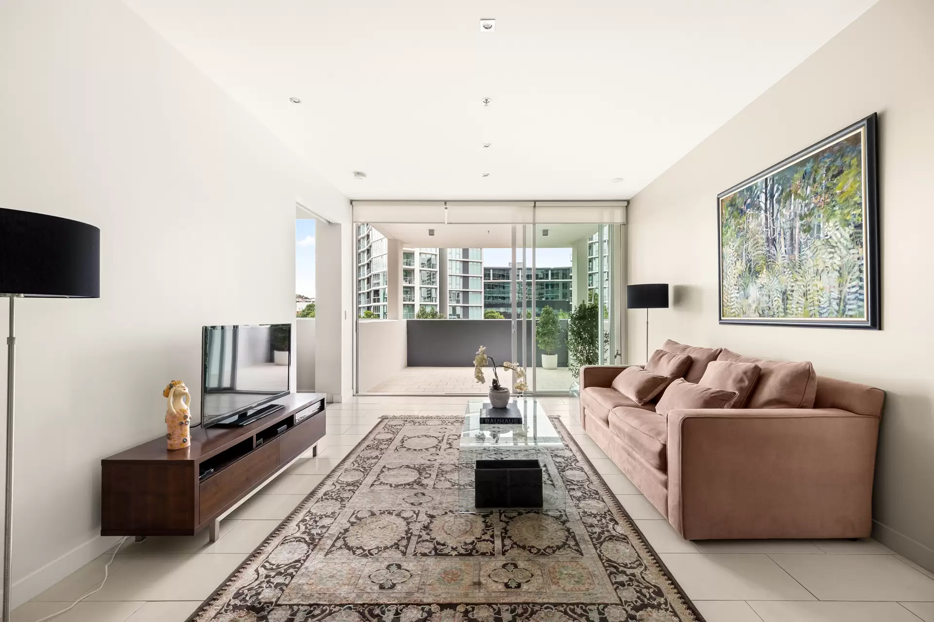 107/37 Harbour Road, Hamilton Sold by  - image 1