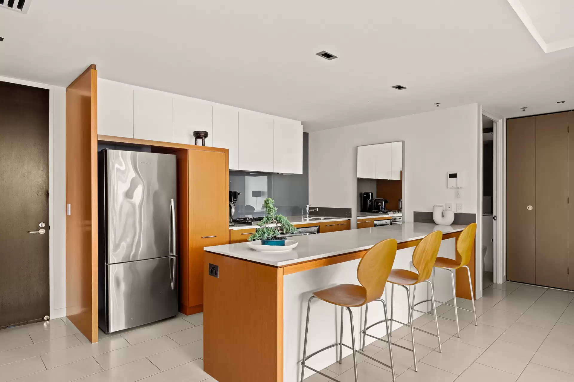 107/37 Harbour Road, Hamilton Sold by  - image 1
