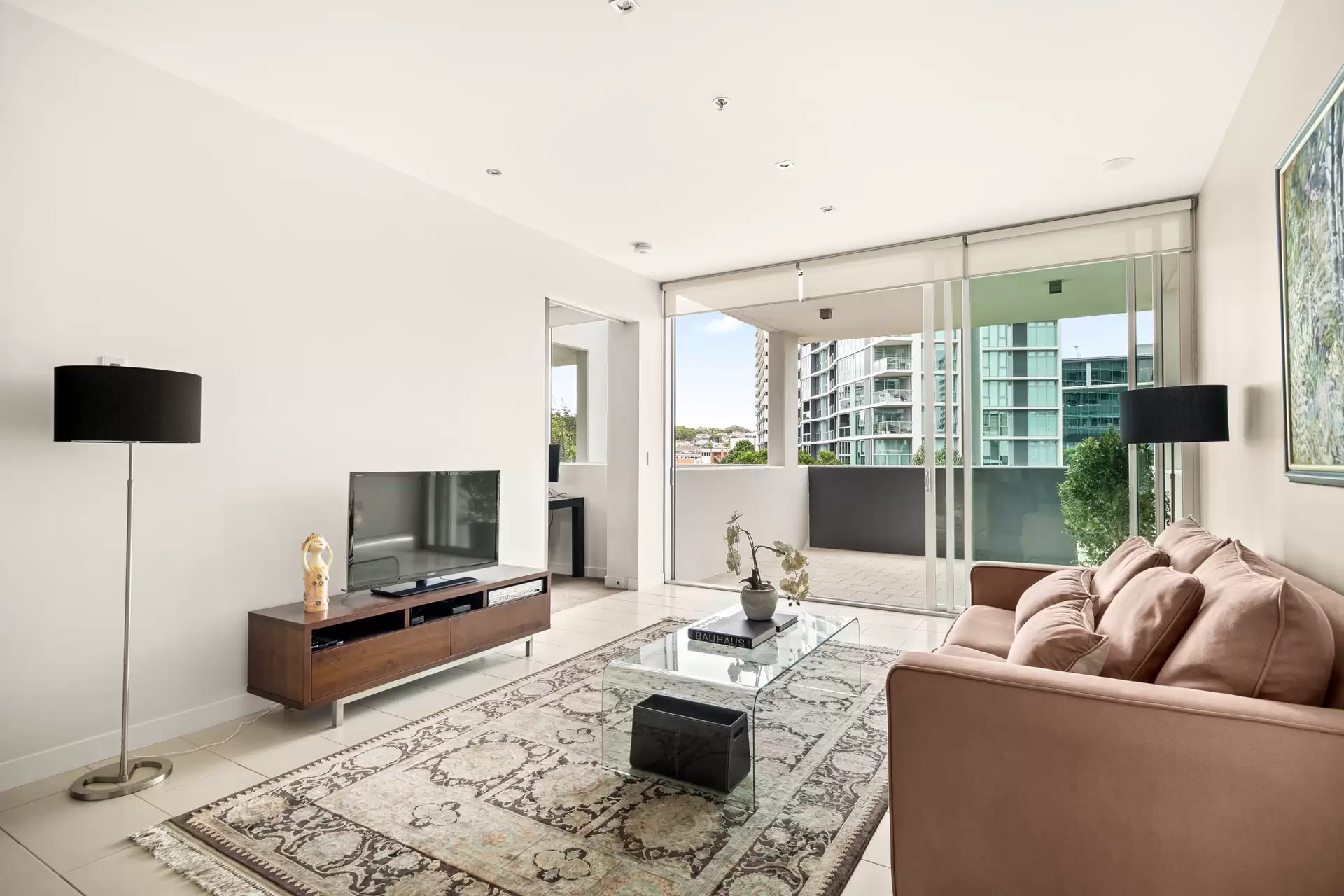 107/37 Harbour Road, Hamilton Sold by  - image 1