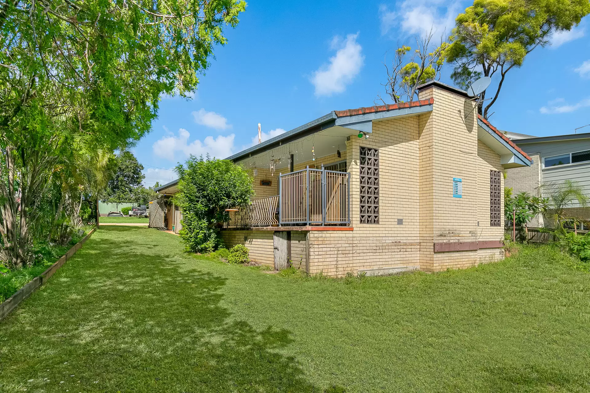 1 Daveson Road, Capalaba For Sale by Queensland Sotheby's International Realty - image 1
