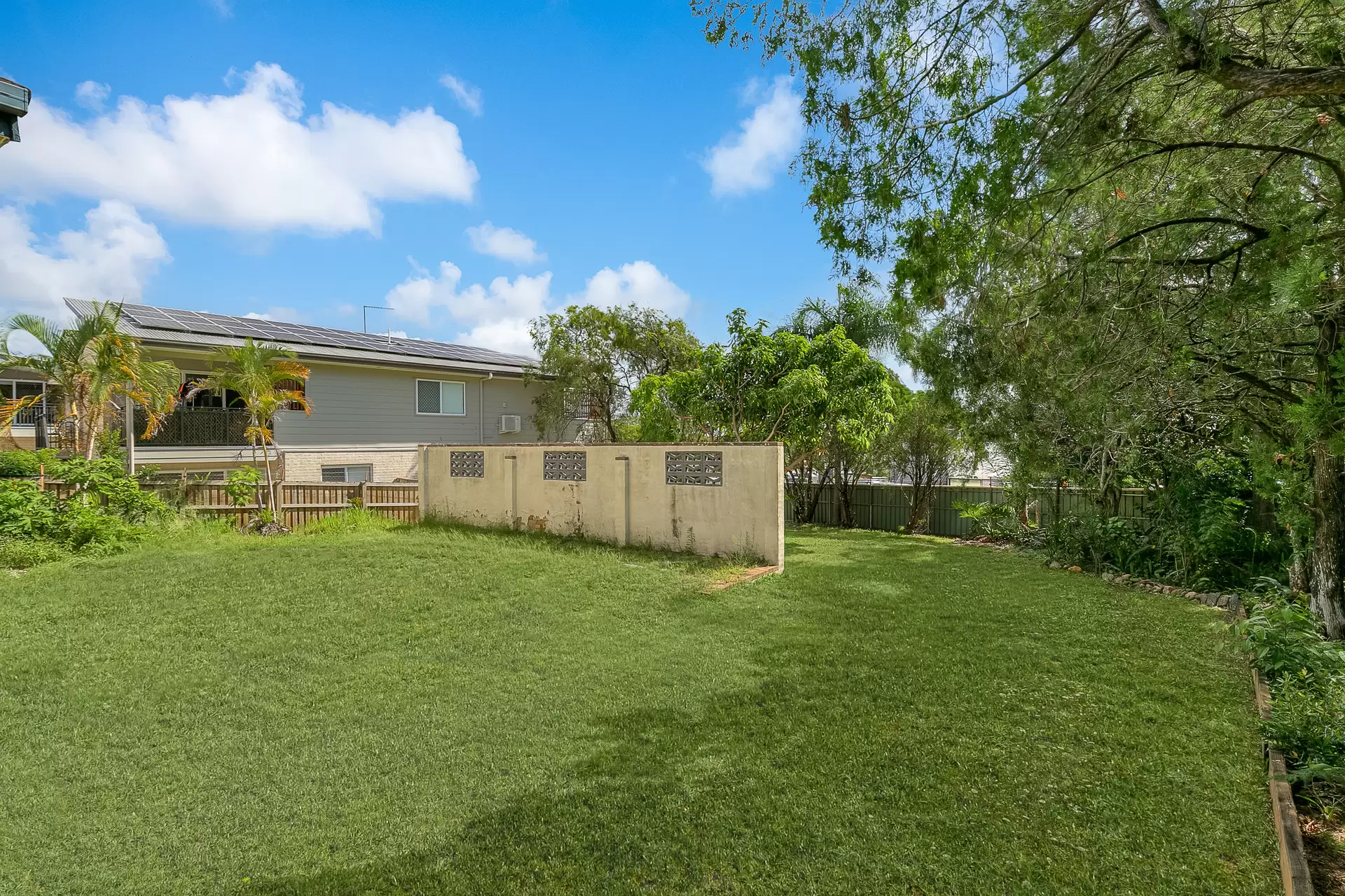 1 Daveson Road, Capalaba For Sale by Queensland Sotheby's International Realty - image 1