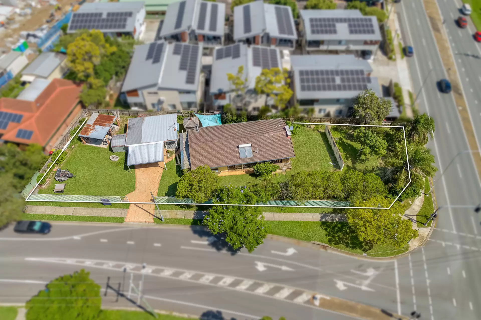 1 Daveson Road, Capalaba For Sale by Queensland Sotheby's International Realty - image 1