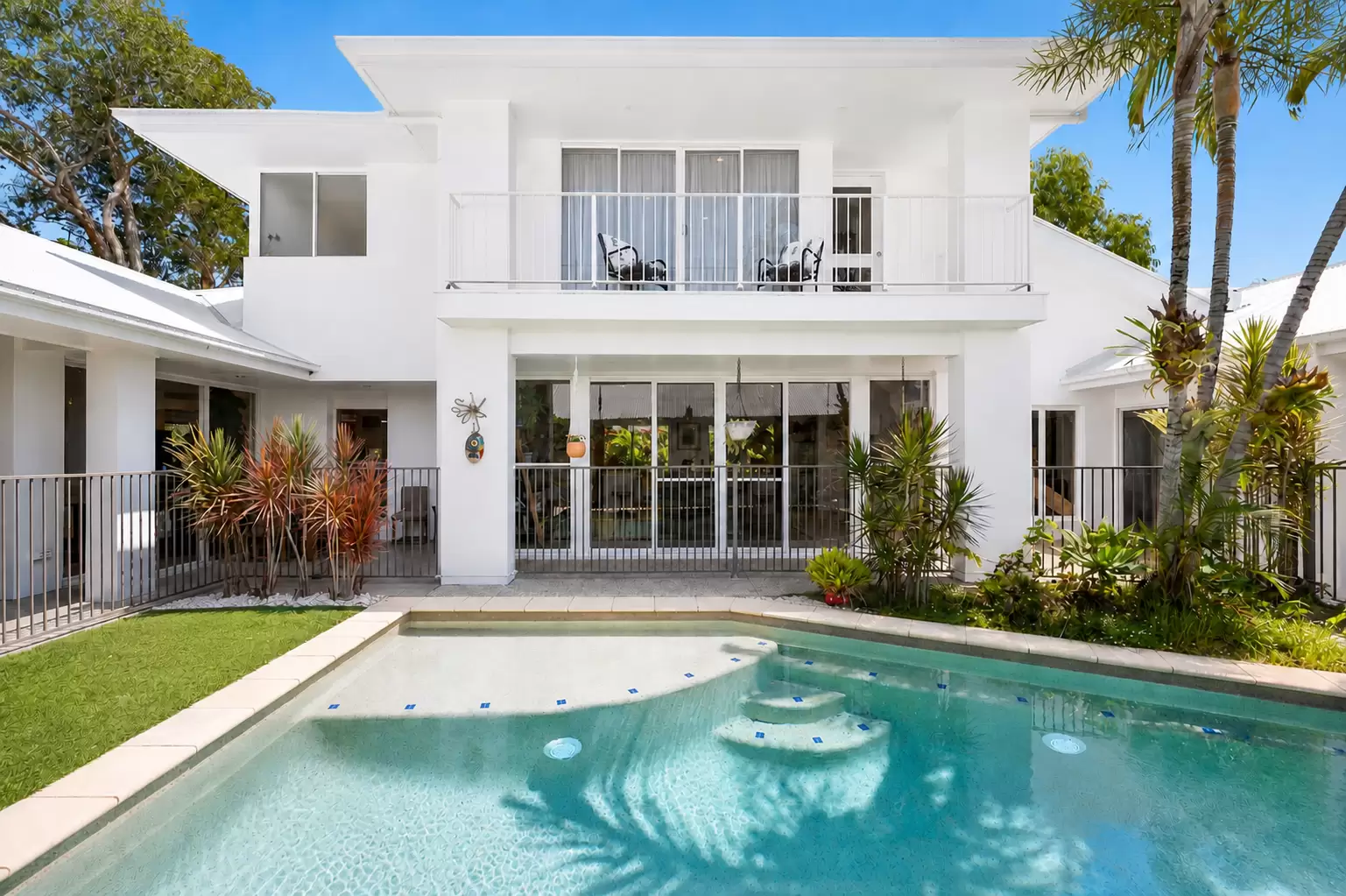 75 Baywater Drive, Twin Waters Sold by Queensland Sotheby's International Realty - image 1