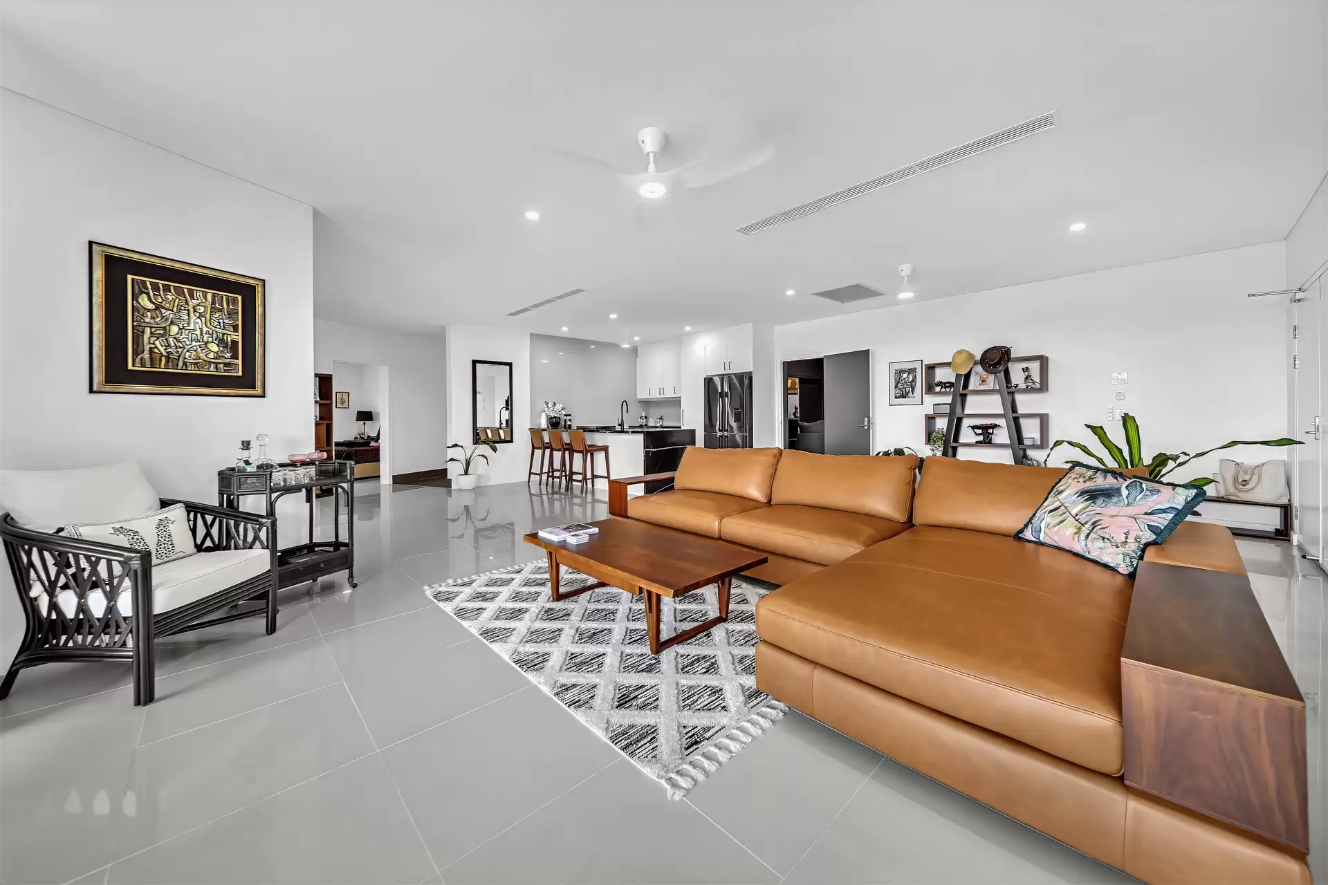 25 Airlie View, Airlie Beach Sold by Queensland Sotheby's International Realty - image 1