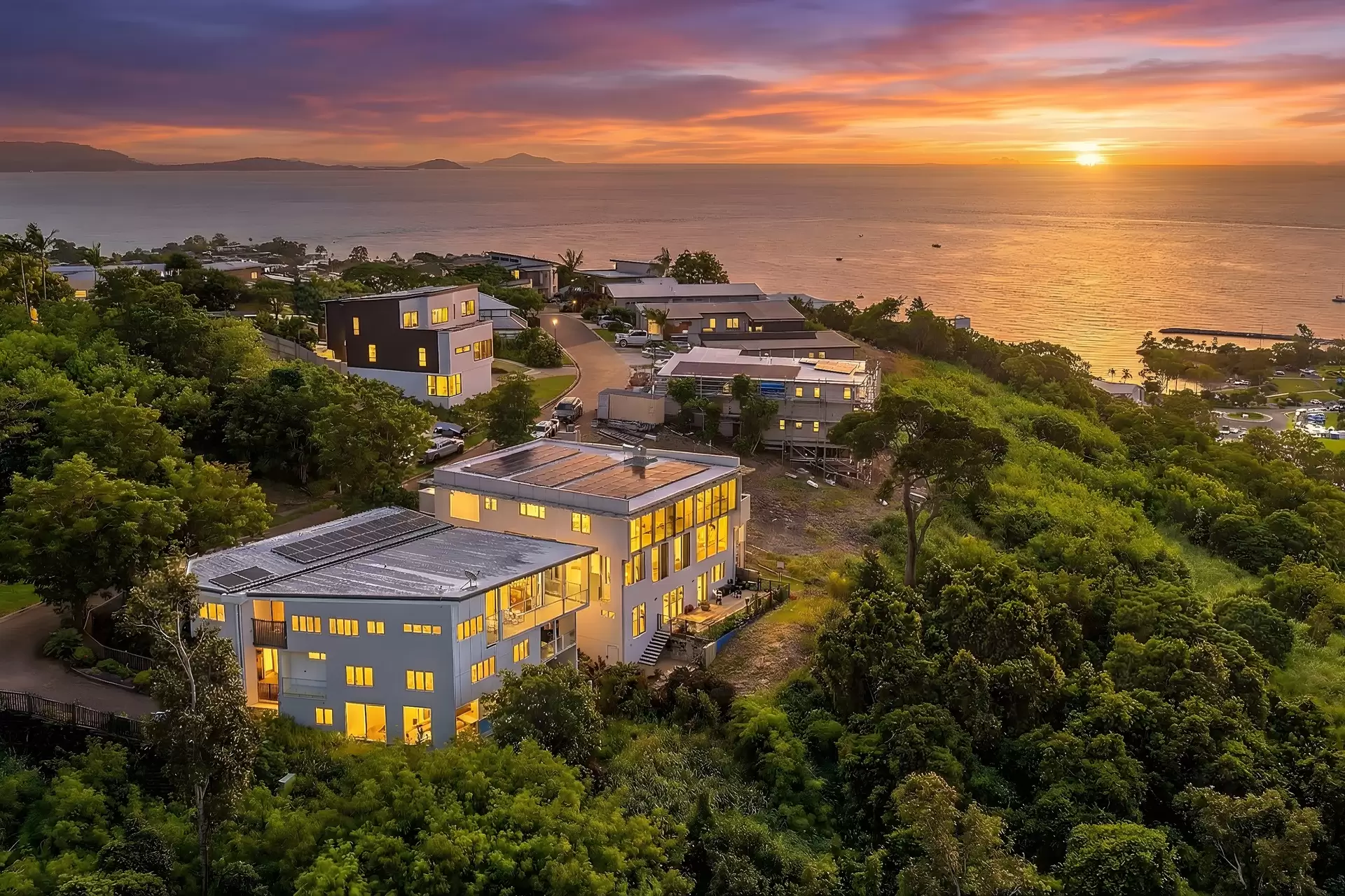 25 Airlie View, Airlie Beach Sold by Queensland Sotheby's International Realty - image 1