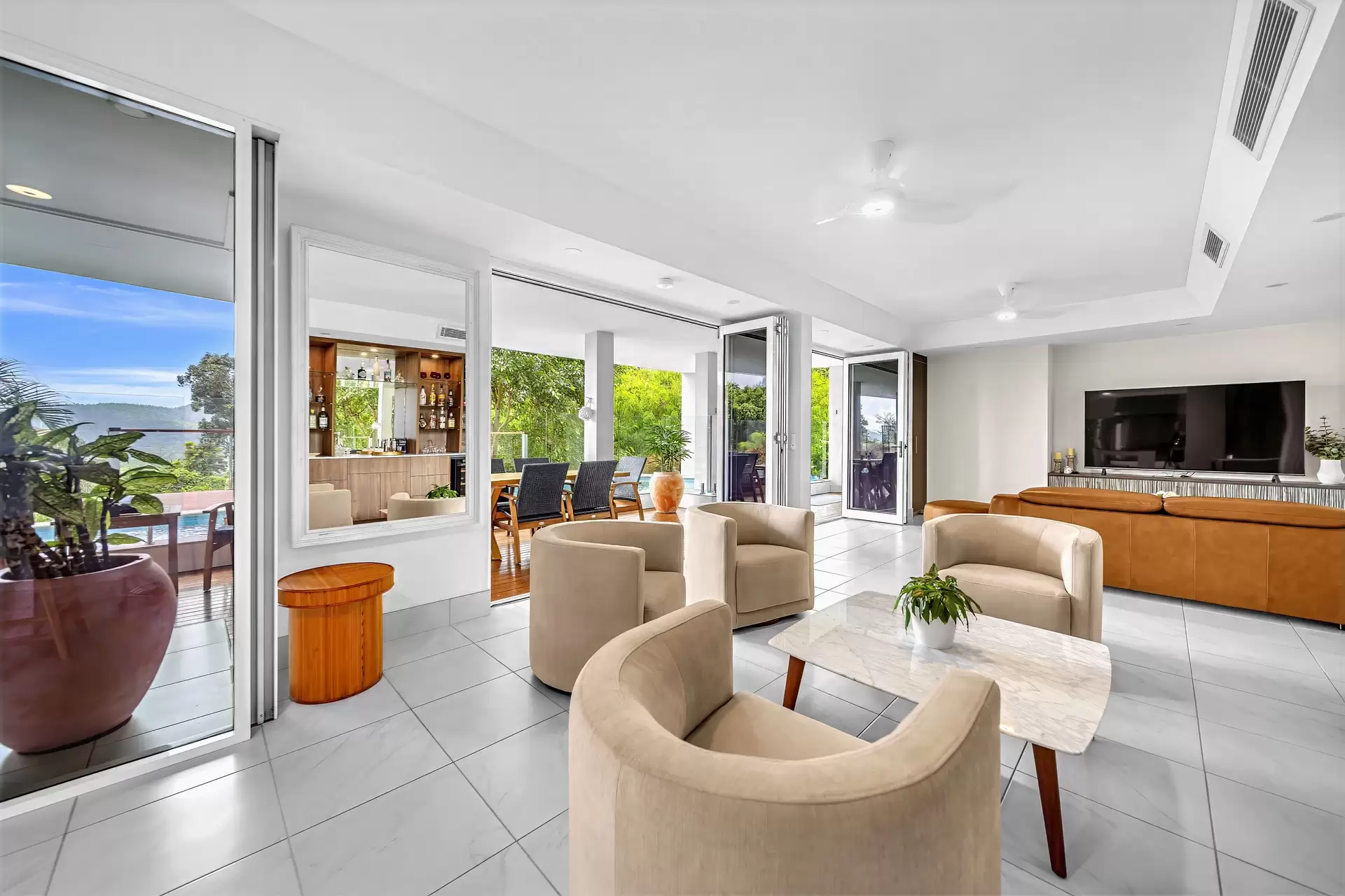 25 Airlie View, Airlie Beach Sold by Queensland Sotheby's International Realty - image 1