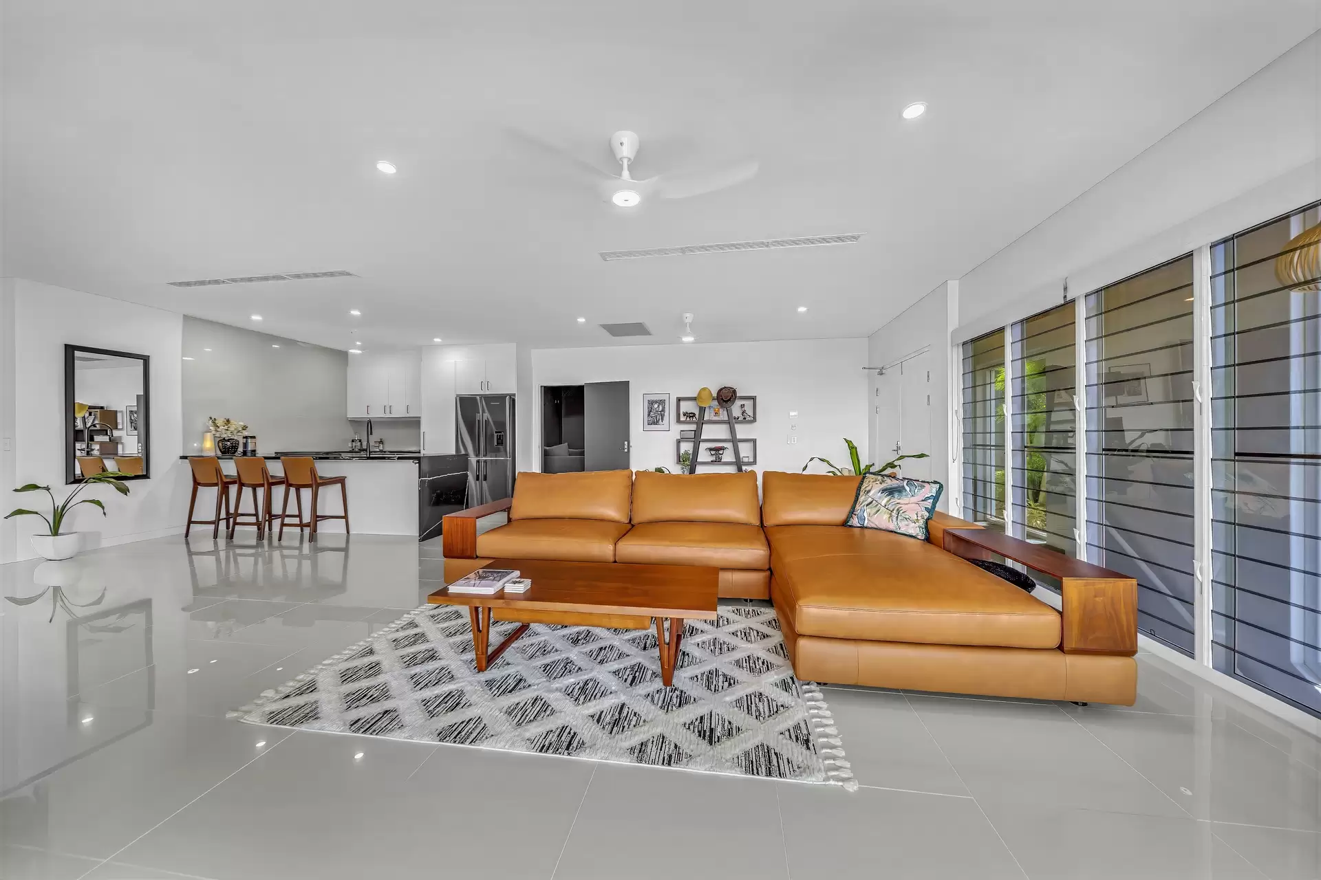 25 Airlie View, Airlie Beach Sold by Queensland Sotheby's International Realty - image 1