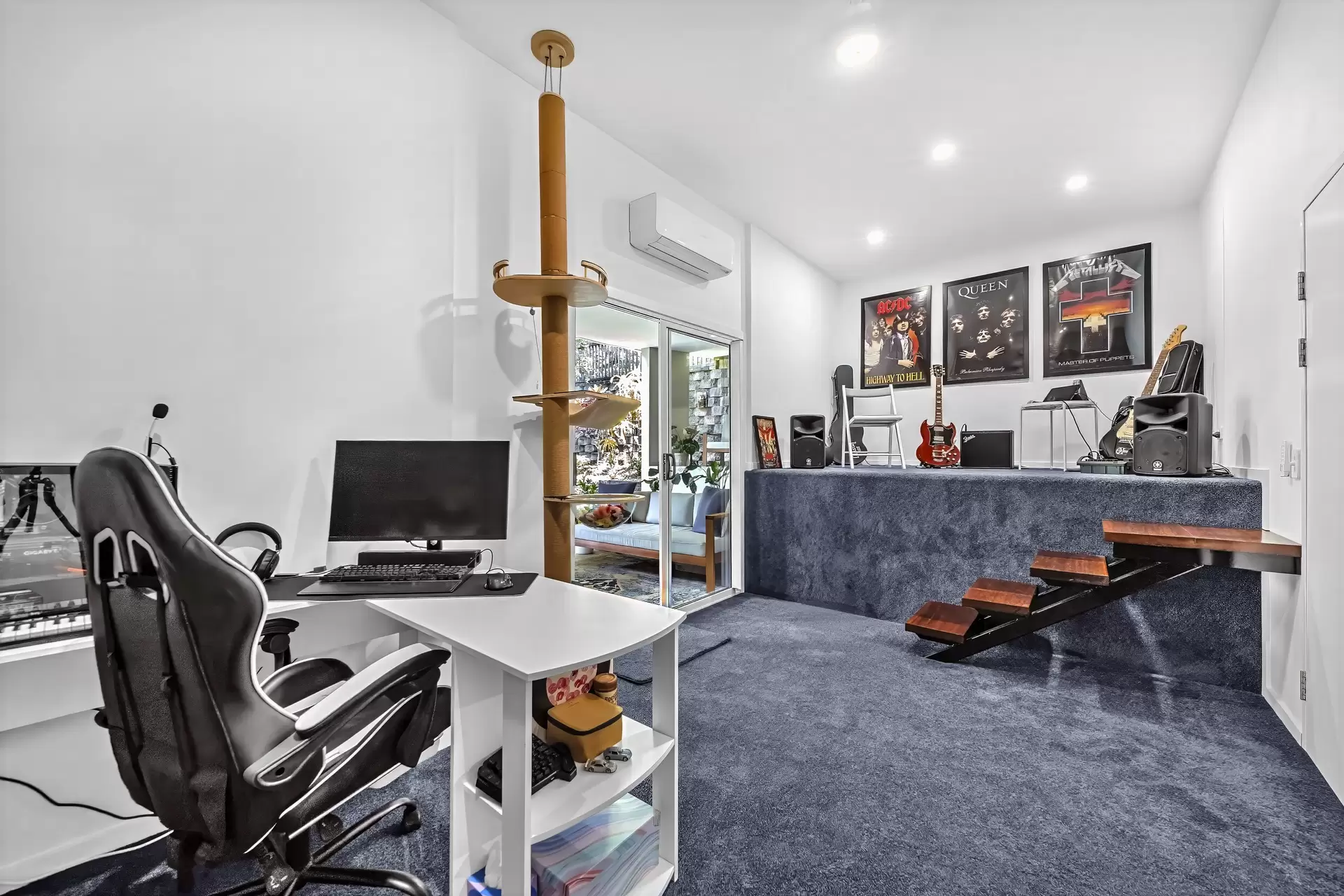 25 Airlie View, Airlie Beach Sold by Queensland Sotheby's International Realty - image 1