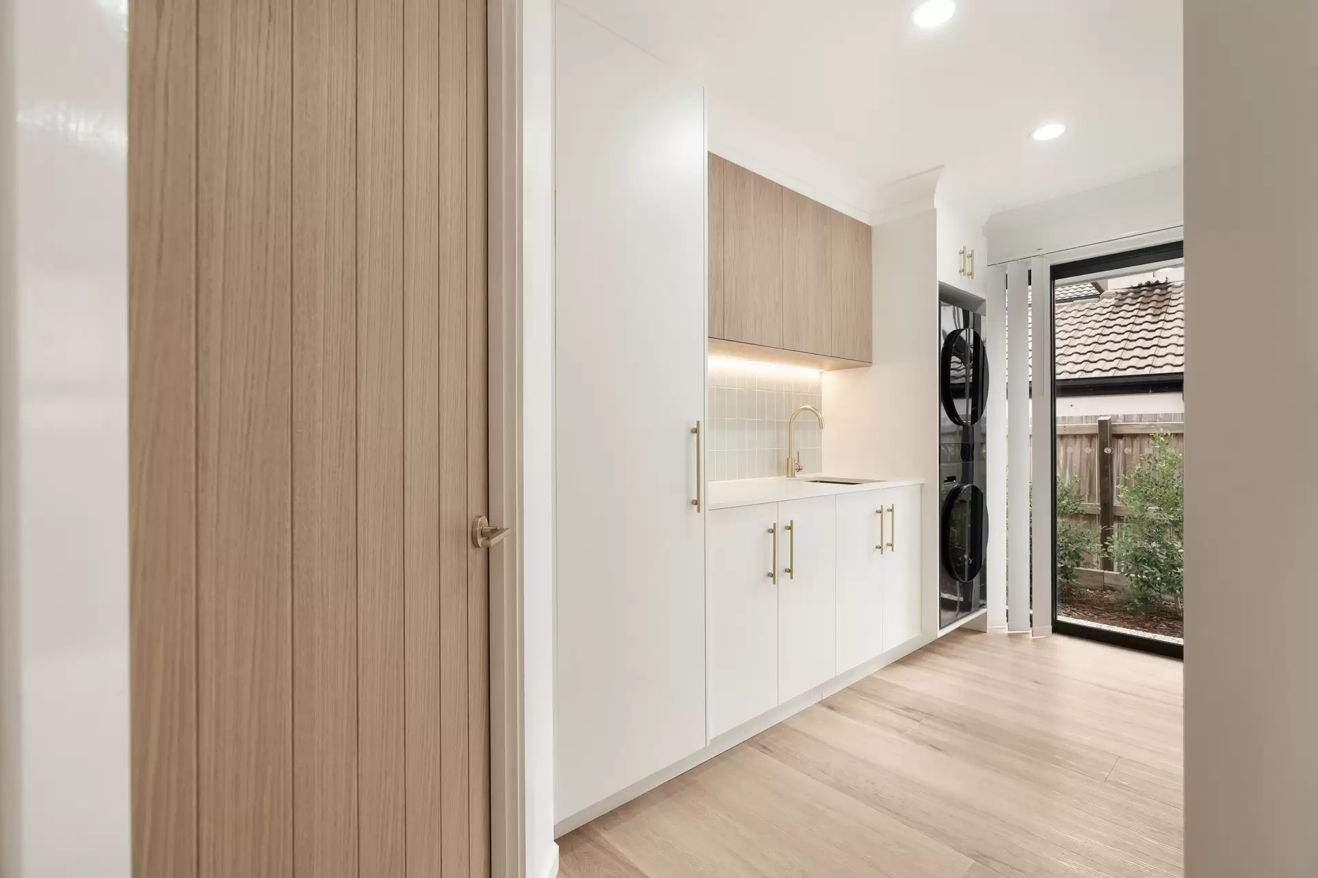 21 Greenside Court, Peregian Springs Sold by Queensland Sotheby's International Realty - image 1