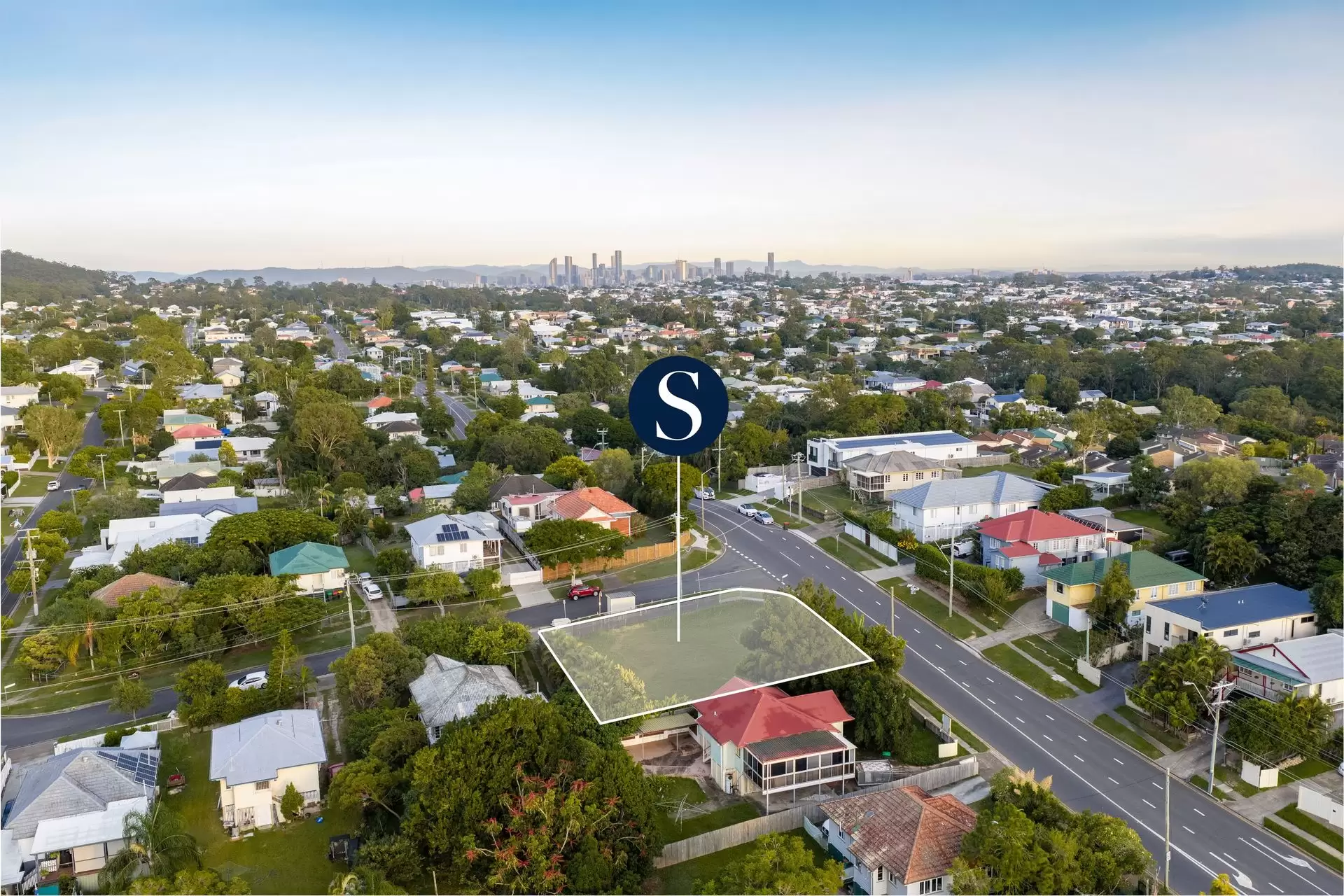 243 Winstanley Street, Carina Heights For Sale by  - image 1