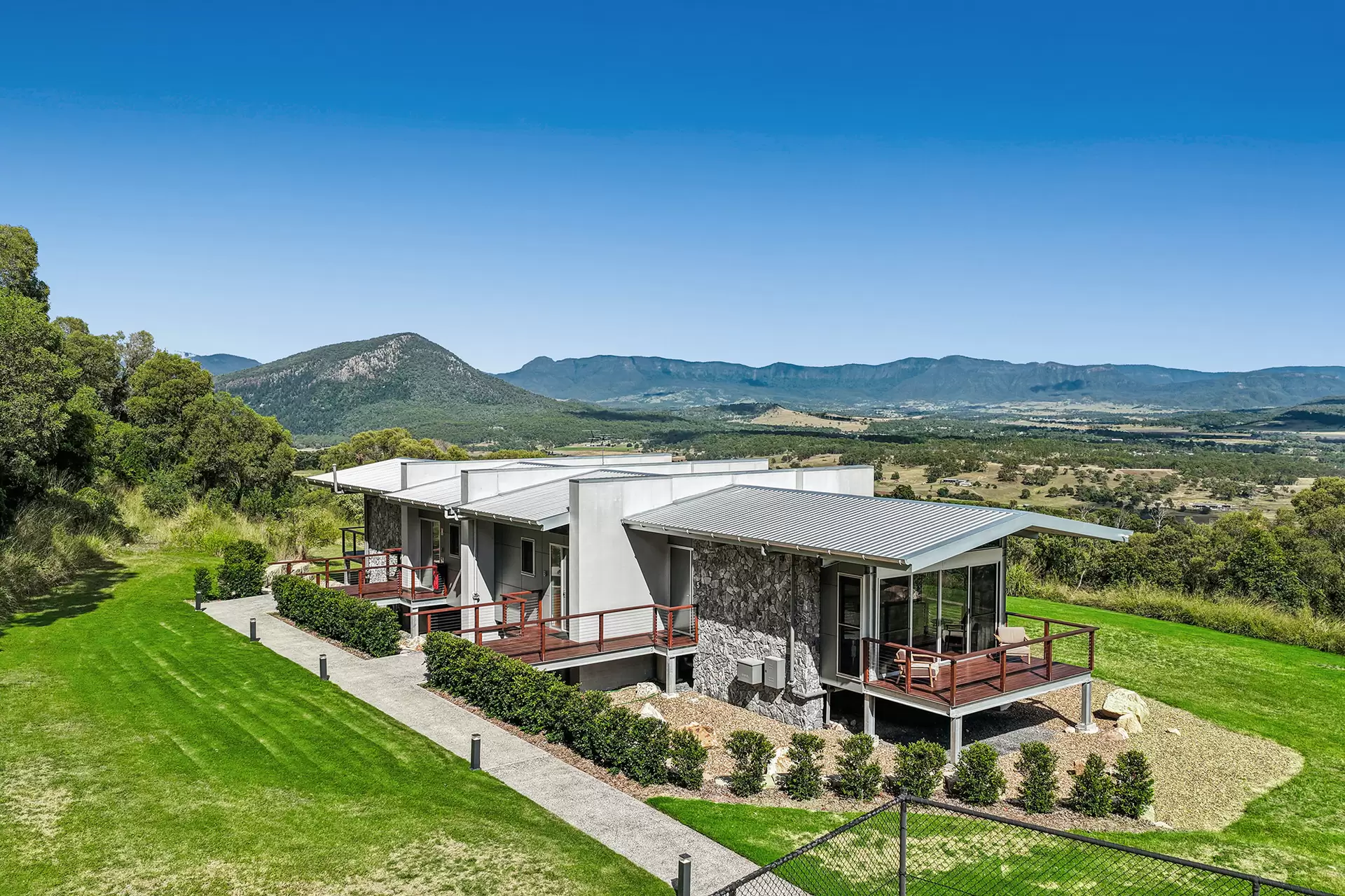 139 Lutter Road, Charlwood For Sale by Queensland Sotheby's International Realty - image 1
