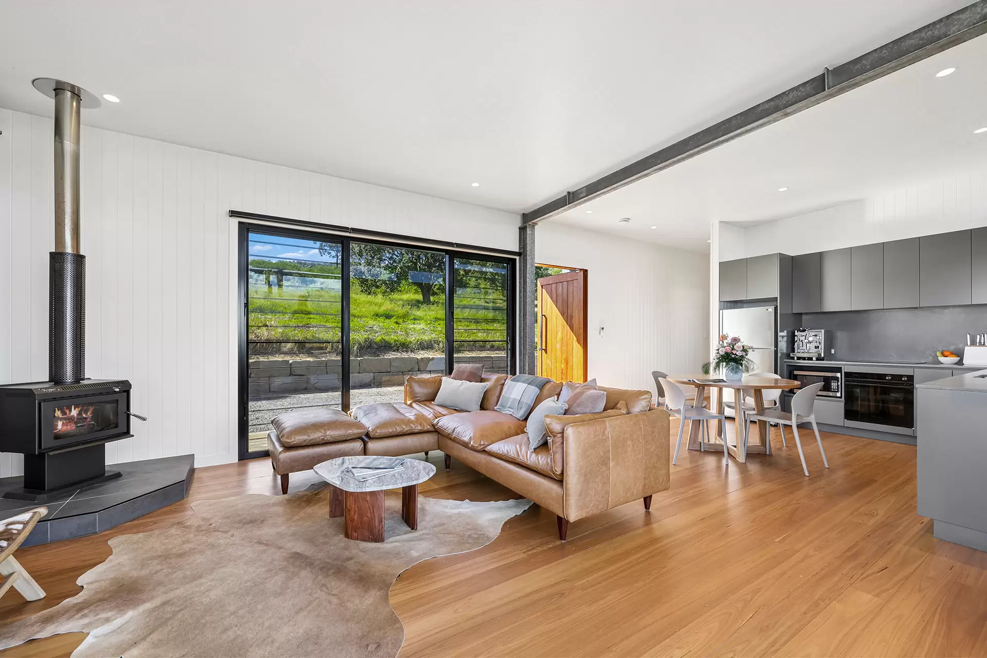139 Lutter Road, Charlwood For Sale by Queensland Sotheby's International Realty - image 1