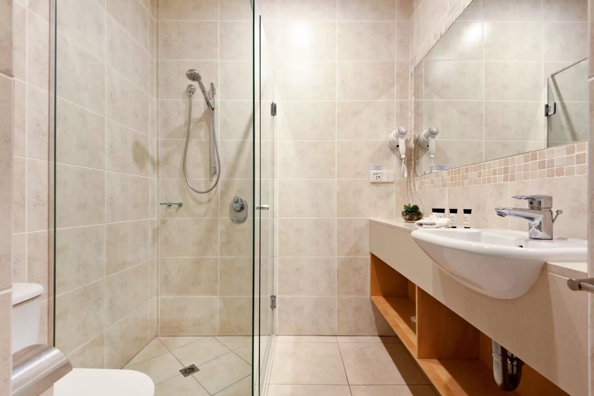 3/1 Airport Drive, Hamilton Island For Sale by Queensland Sotheby's International Realty - image 1