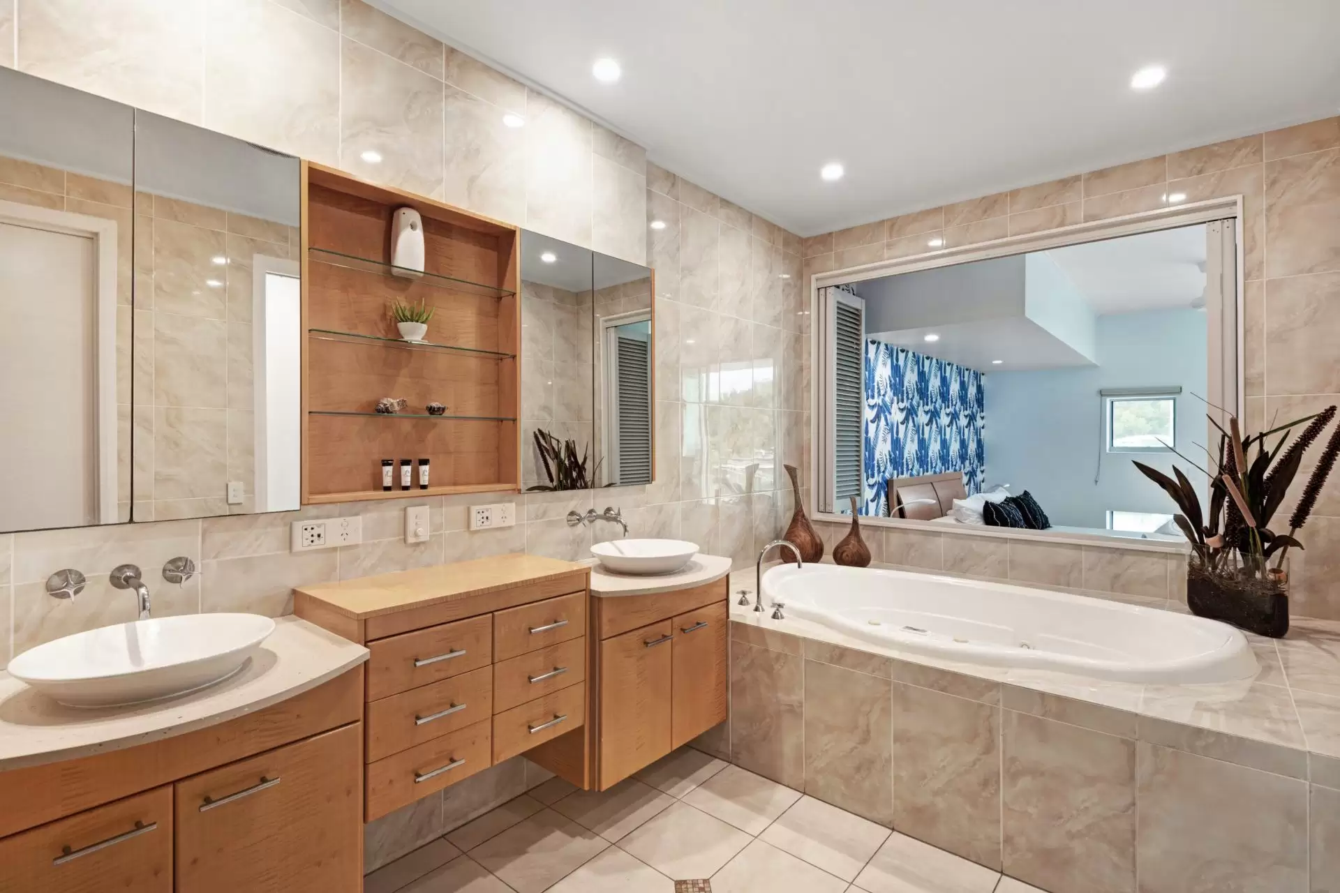 3/1 Airport Drive, Hamilton Island For Sale by Queensland Sotheby's International Realty - image 1