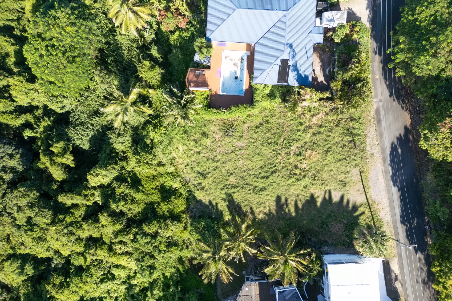 11 Warrain Street, Shute Harbour For Sale by Queensland Sotheby's International Realty - image 1