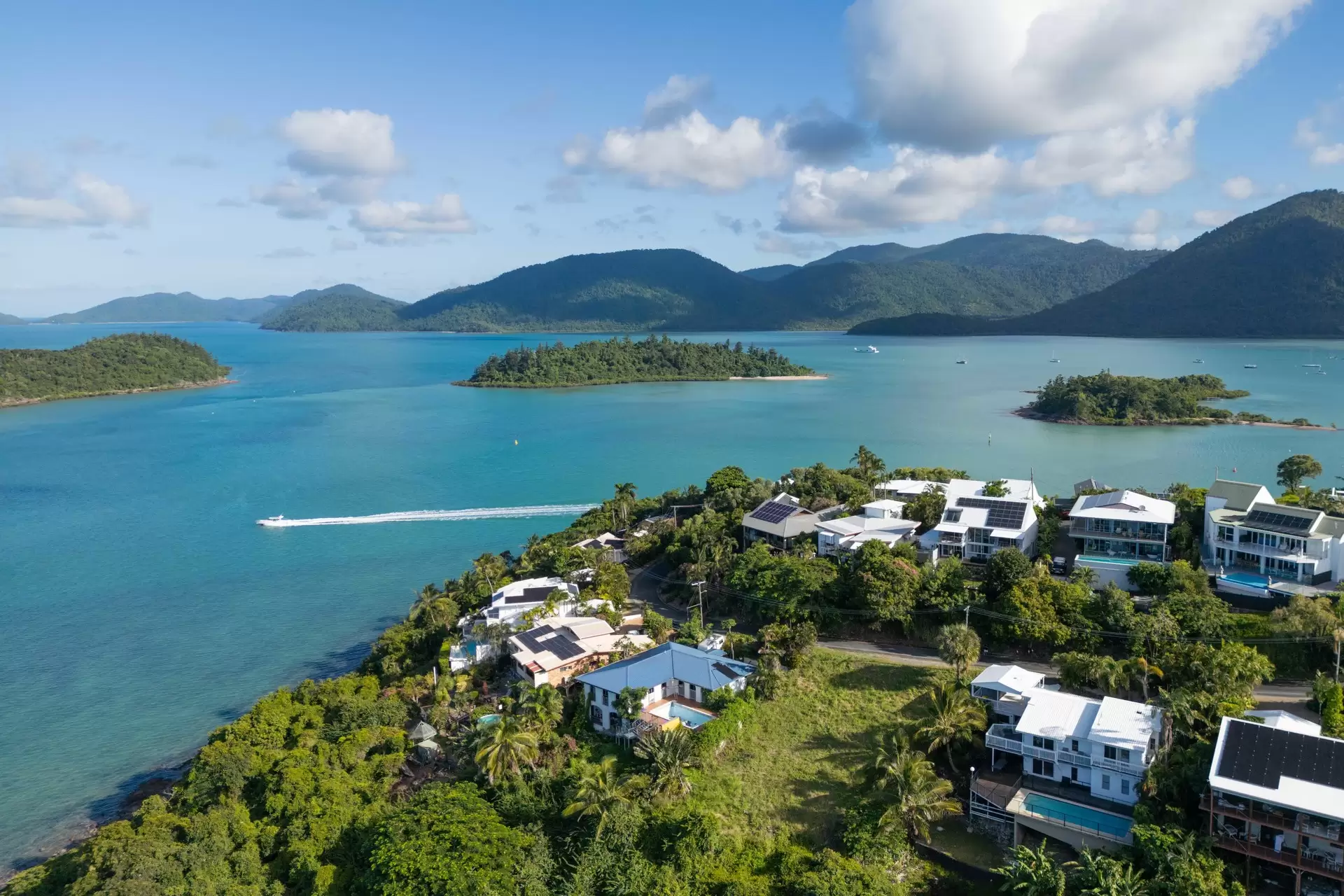 11 Warrain Street, Shute Harbour For Sale by Queensland Sotheby's International Realty - image 1