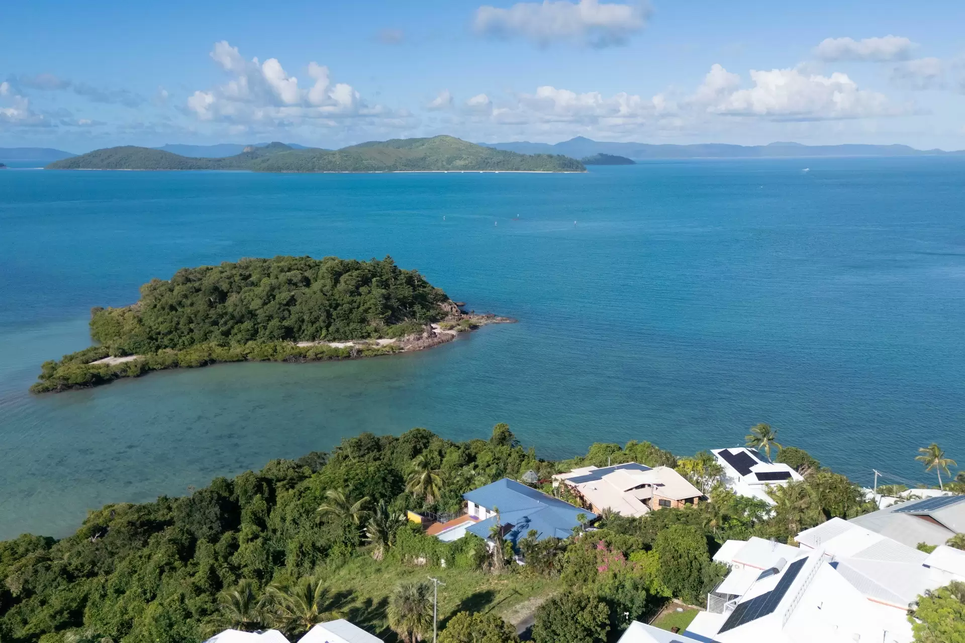 11 Warrain Street, Shute Harbour For Sale by Queensland Sotheby's International Realty - image 1