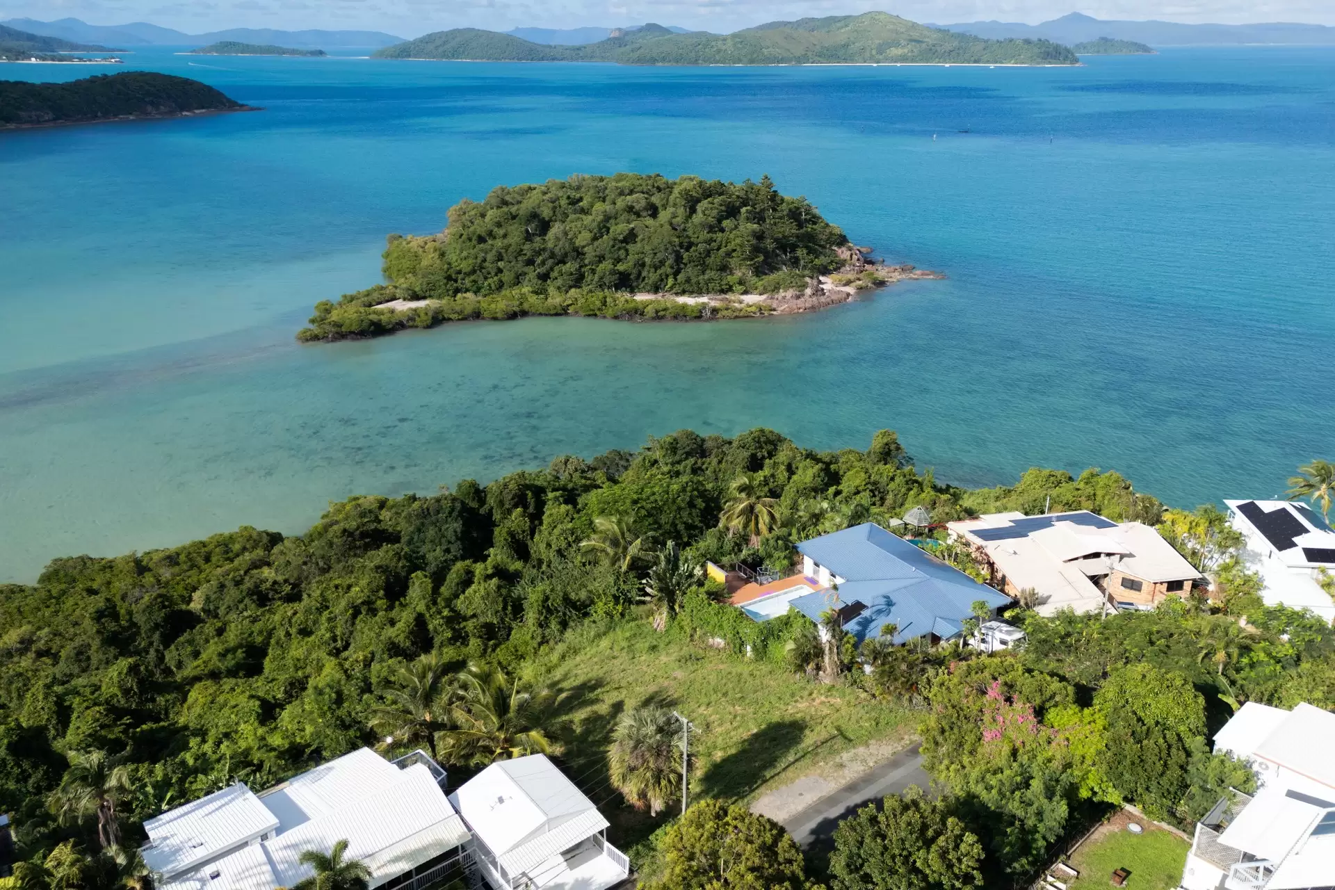 11 Warrain Street, Shute Harbour For Sale by Queensland Sotheby's International Realty - image 1
