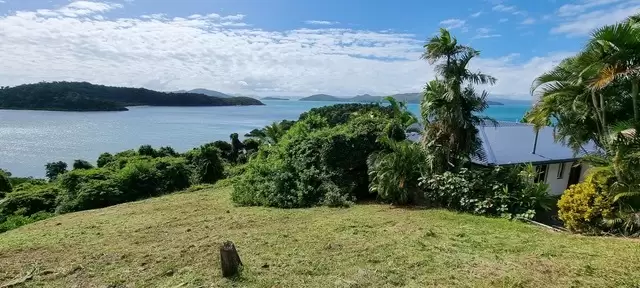 11 Warrain Street, Shute Harbour For Sale by Queensland Sotheby's International Realty - image 1