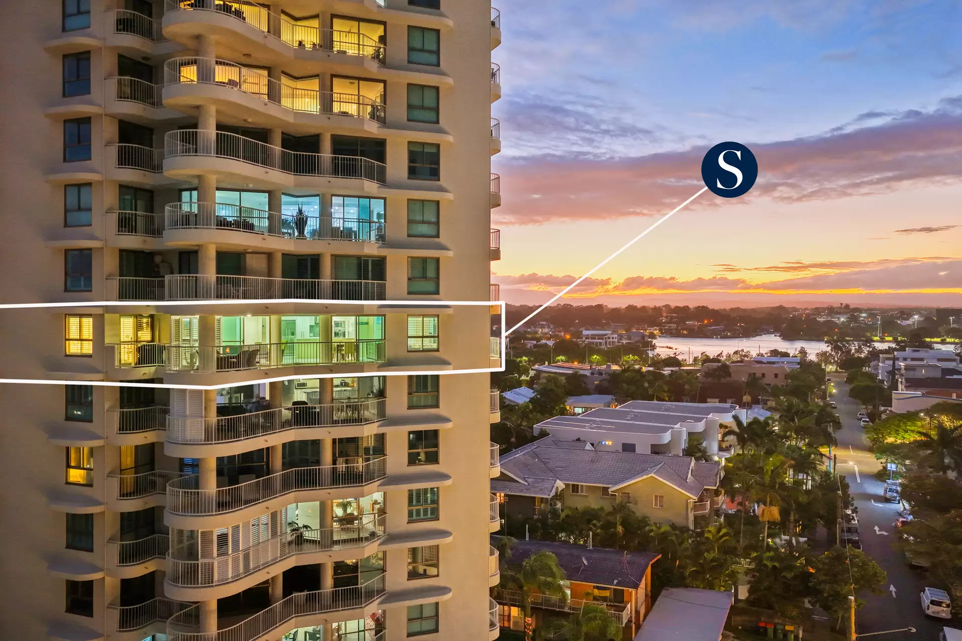 18/20 Cronin Avenue, Main Beach Sold by  - image 1