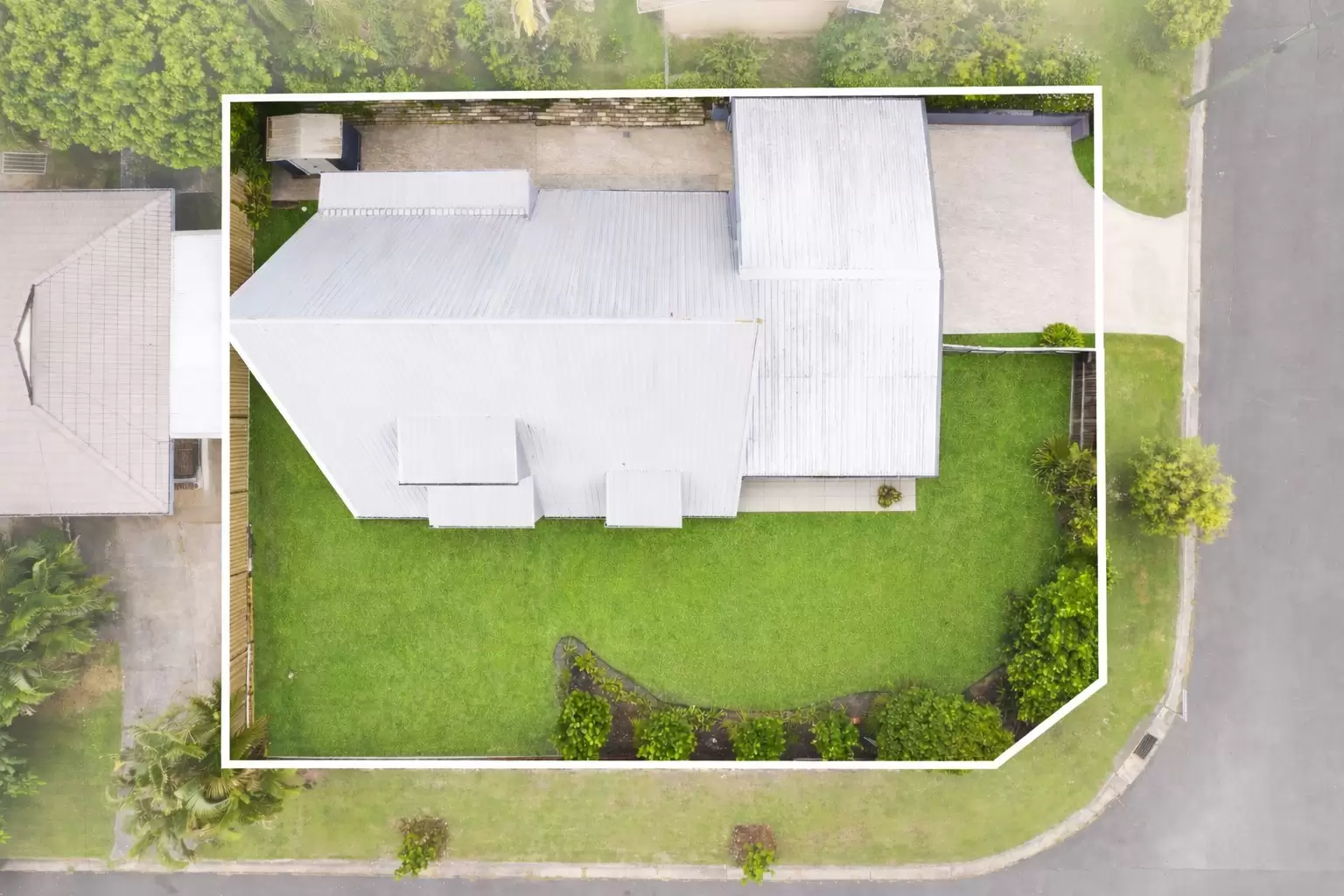 33 Harran Street, Southport Sold by  - image 1