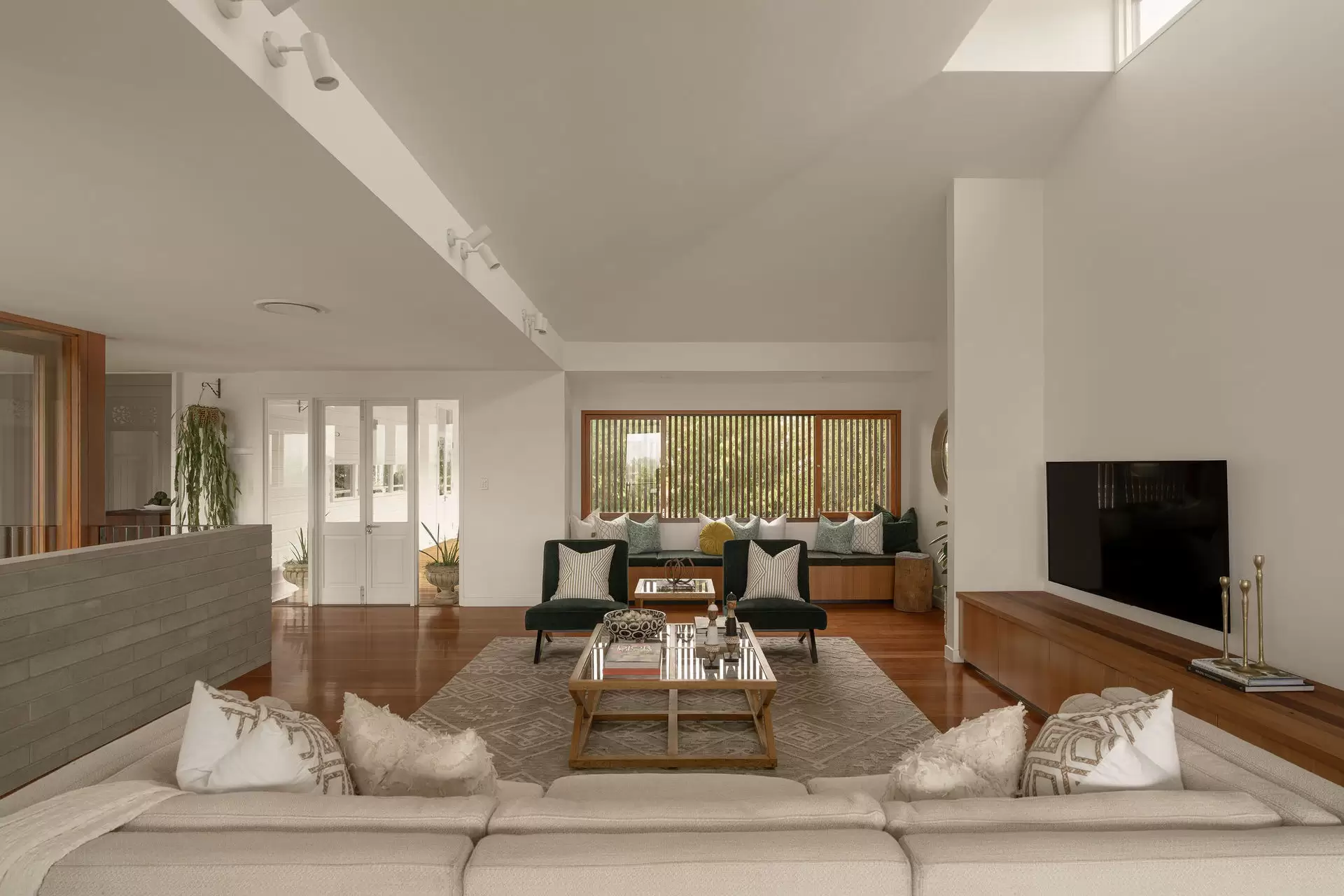47 Marne Road, Albion Sold by Queensland Sotheby's International Realty - image 1