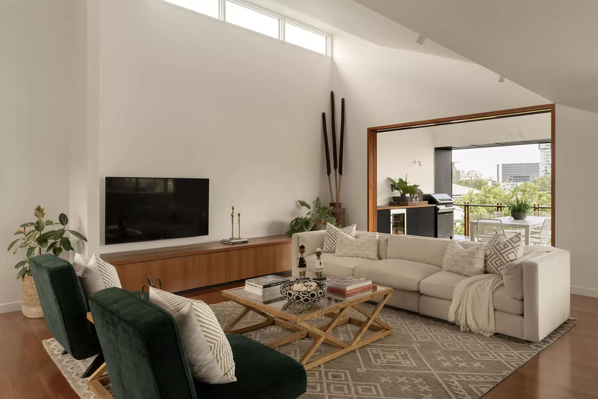 47 Marne Road, Albion Sold by Queensland Sotheby's International Realty - image 1