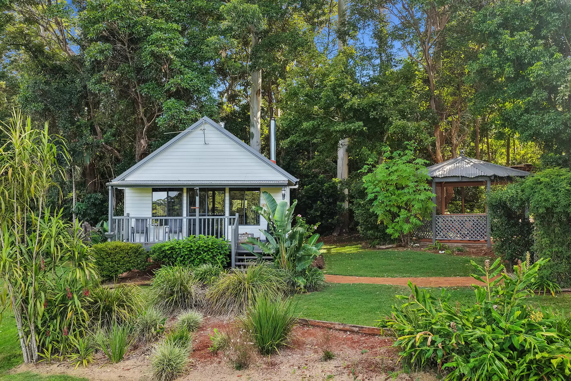 23-25 Kootenai Drive, Tamborine Mountain For Sale by Queensland Sotheby's International Realty - image 1