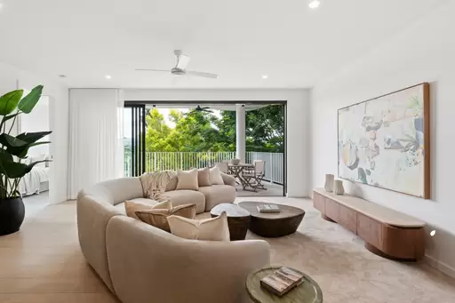 2207/580 Nerang Broadbeach Road, Carrara For Sale by Queensland Sotheby's International Realty