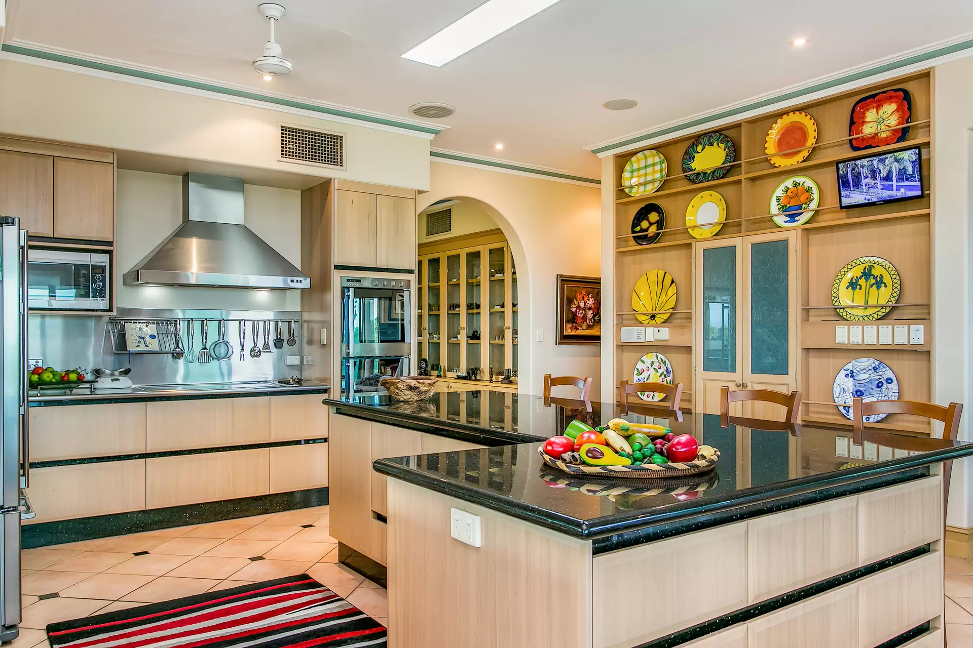 10 - 12 Hibiscus Court, Rocky Point For Sale by Queensland Sotheby's International Realty - image 1