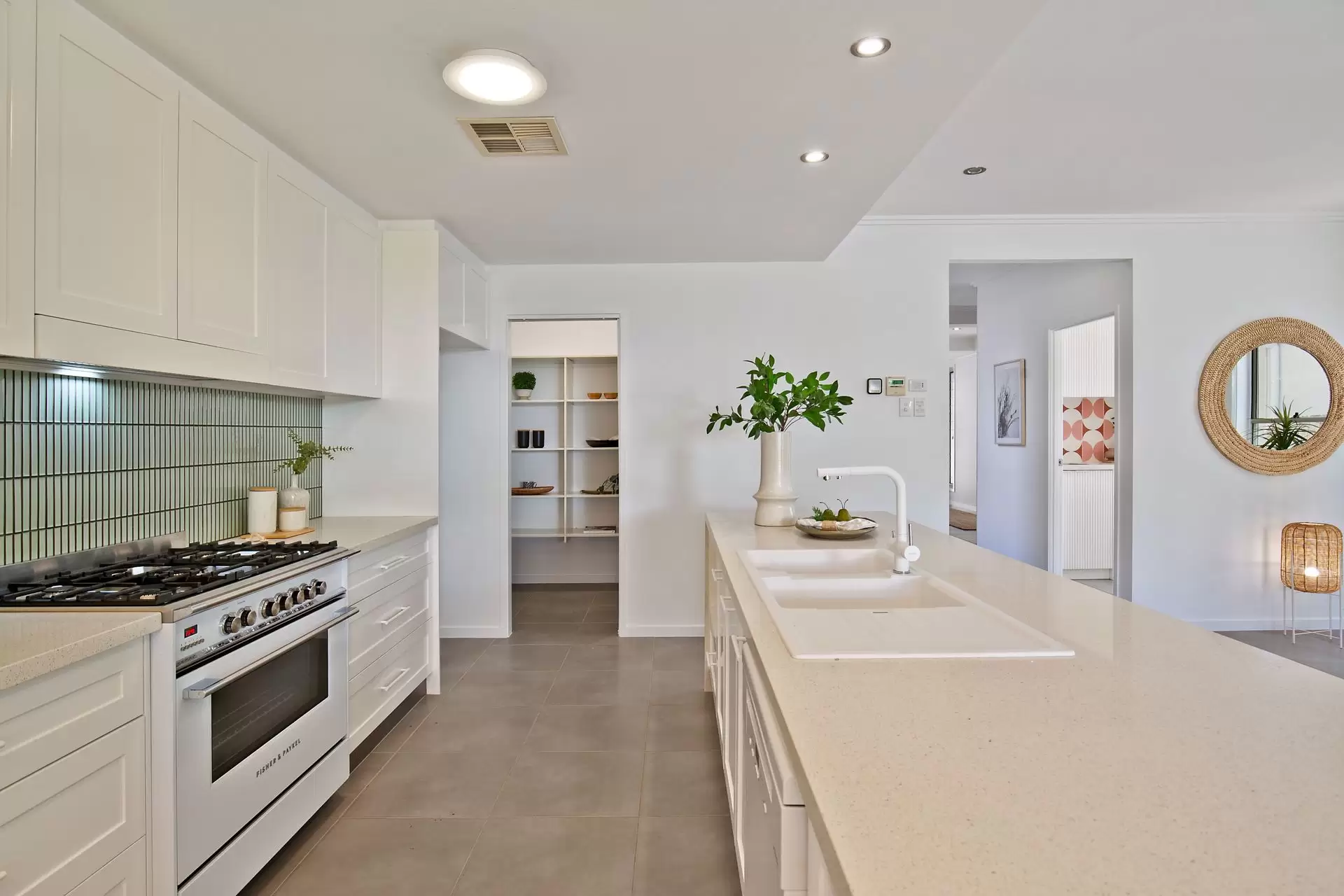19 Princess Street, Cleveland Sold by Queensland Sotheby's International Realty - image 1