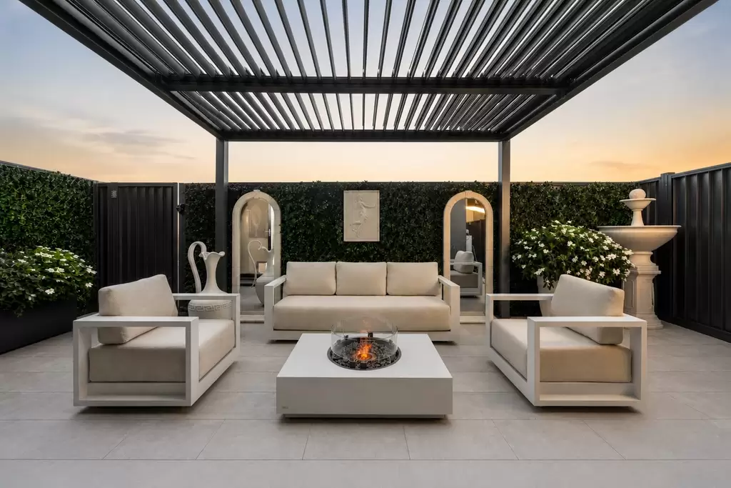 24/35 Grant Avenue, Hope Island Sold by Queensland Sotheby's International Realty