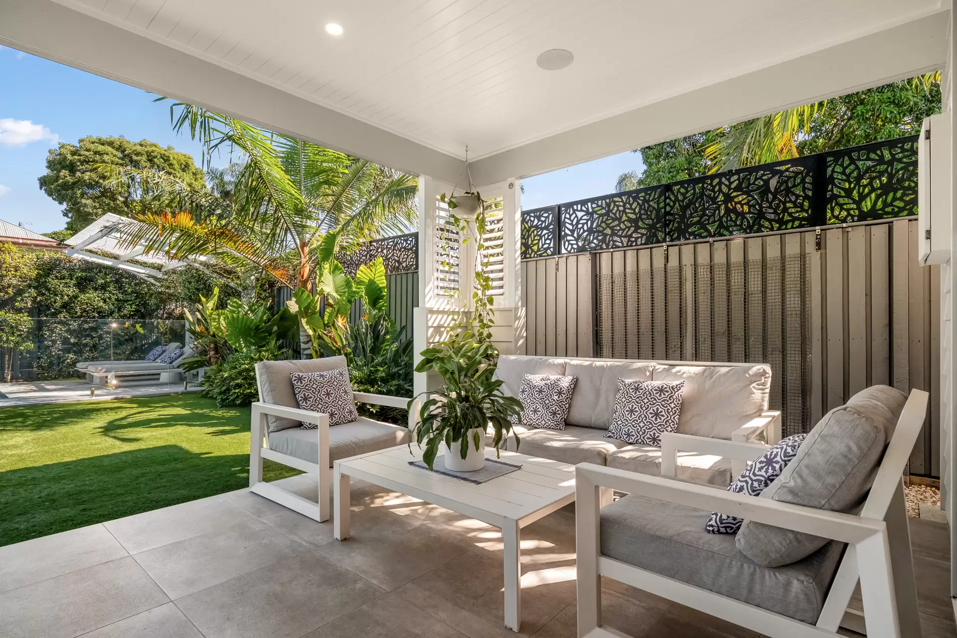62 Henry Street, Kalinga Sold by Queensland Sotheby's International Realty - image 1