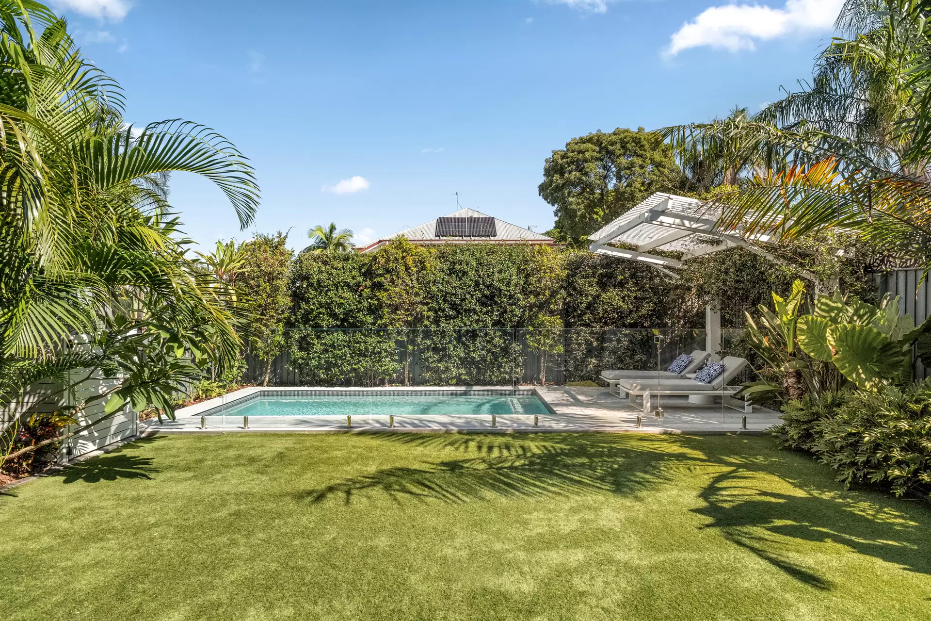 62 Henry Street, Kalinga Sold by Queensland Sotheby's International Realty - image 1