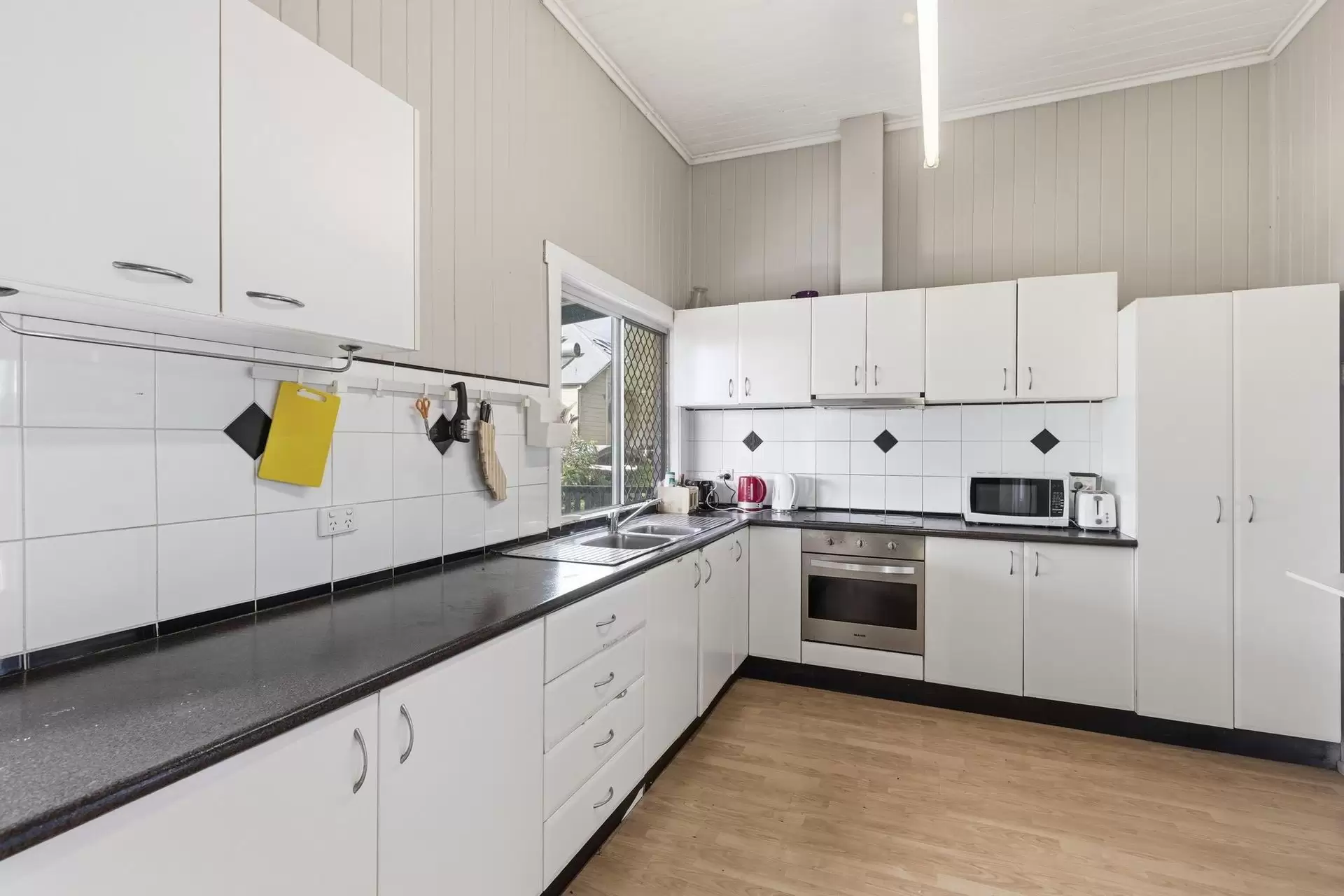 30 Princhester Street, West End Sold by Queensland Sotheby's International Realty - image 1