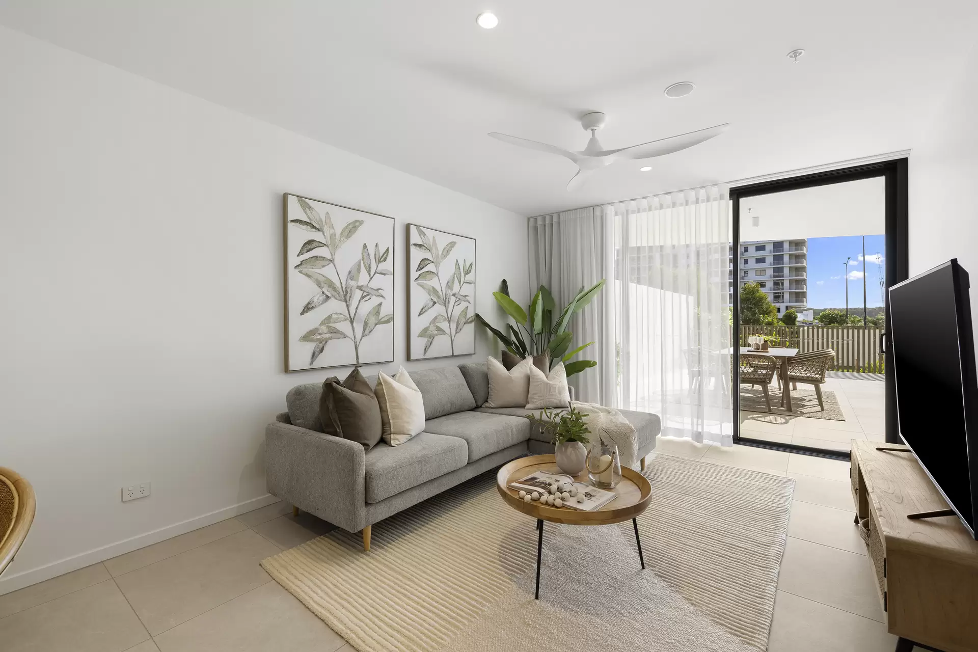 104/11 Waterside Retreat, Birtinya Sold by Queensland Sotheby's International Realty - image 1