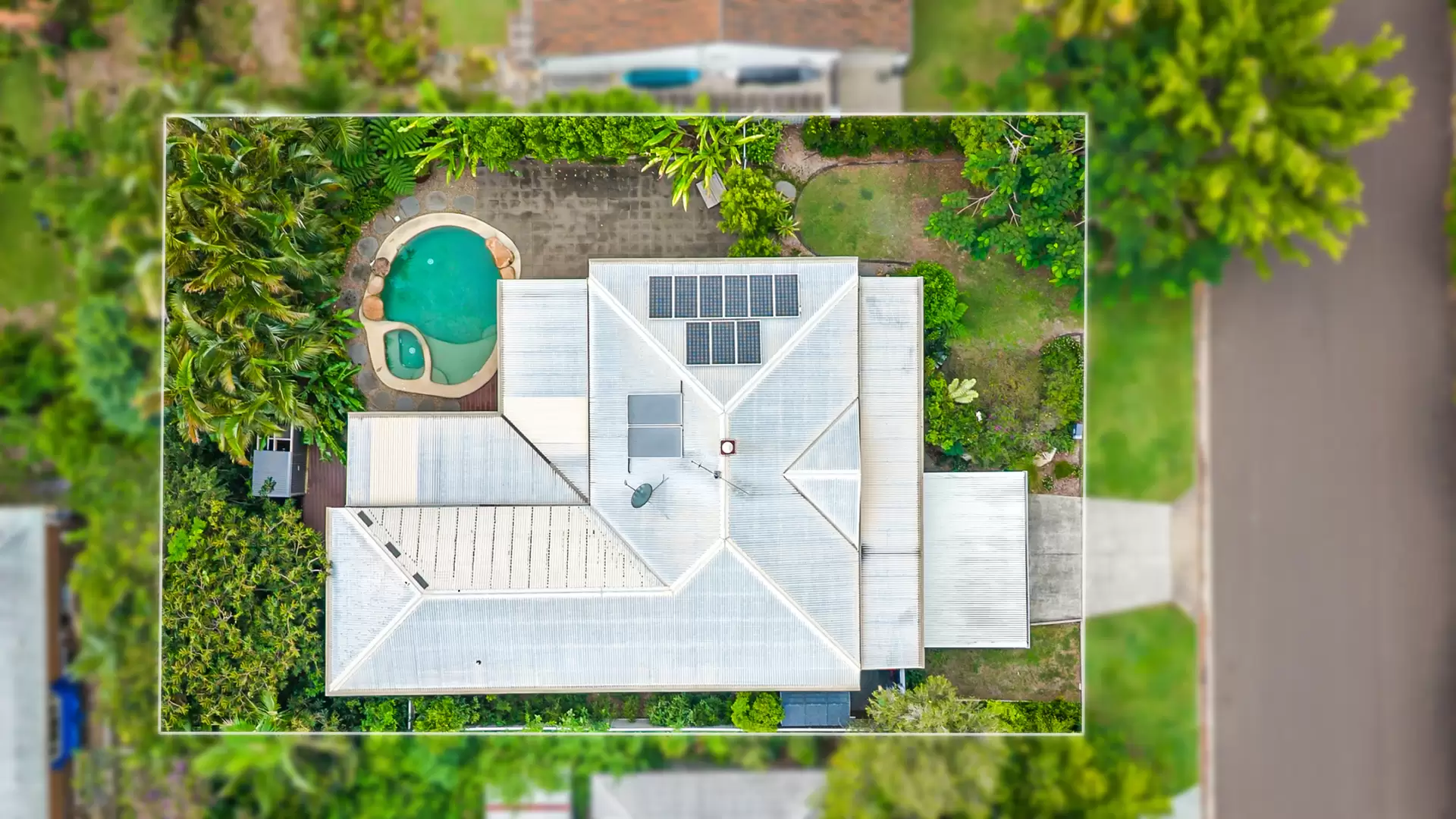 14 Marakari Crescent, Mount Coolum Sold by Queensland Sotheby's International Realty - image 1