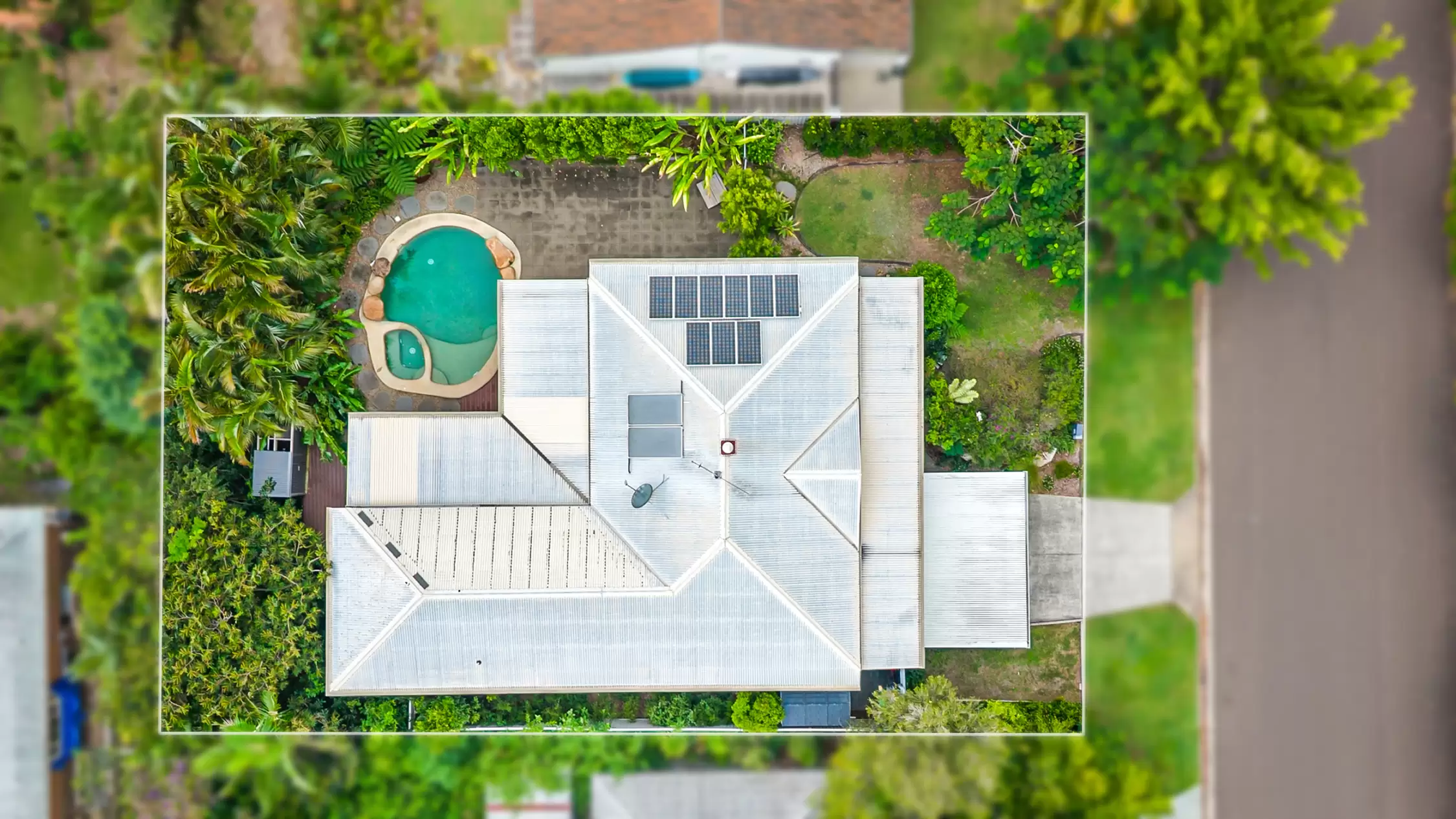 14 Marakari Crescent, Mount Coolum Sold by Queensland Sotheby's International Realty - image 1