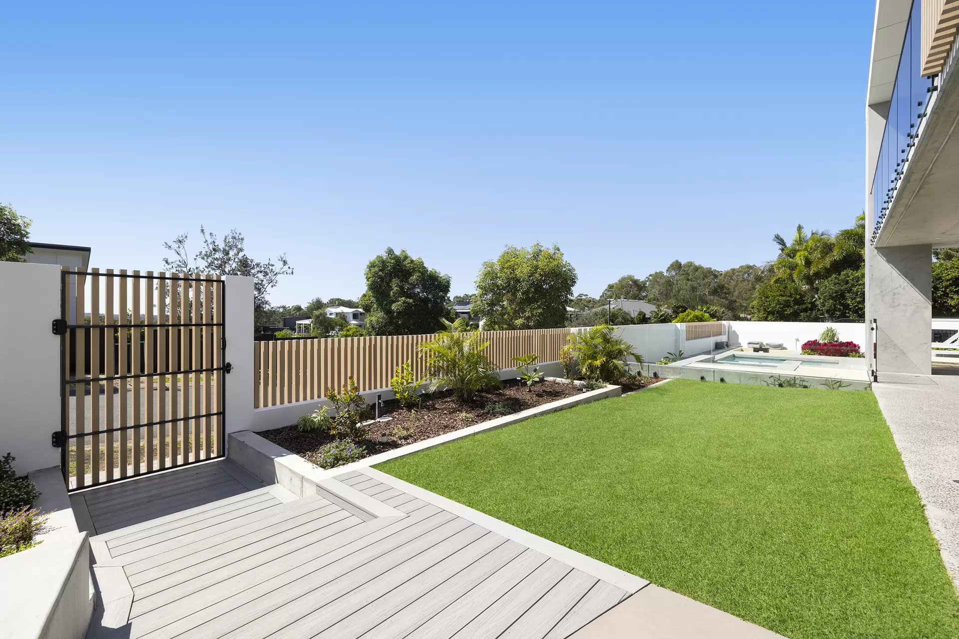 27 Mon Terre Drive, Little Mountain Sold by Queensland Sotheby's International Realty - image 1