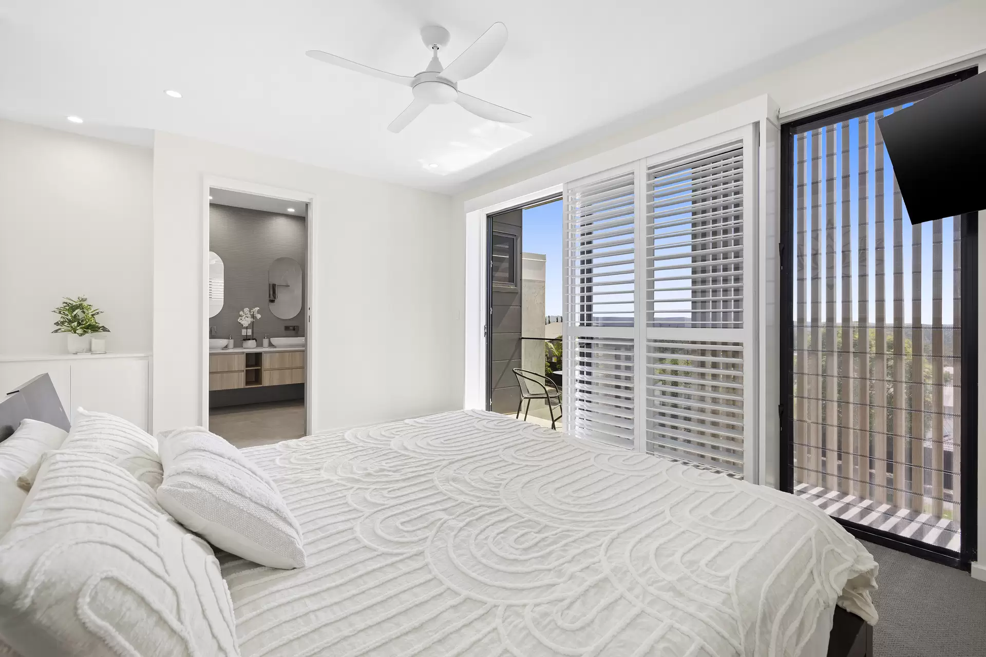 27 Mon Terre Drive, Little Mountain Sold by Queensland Sotheby's International Realty - image 1