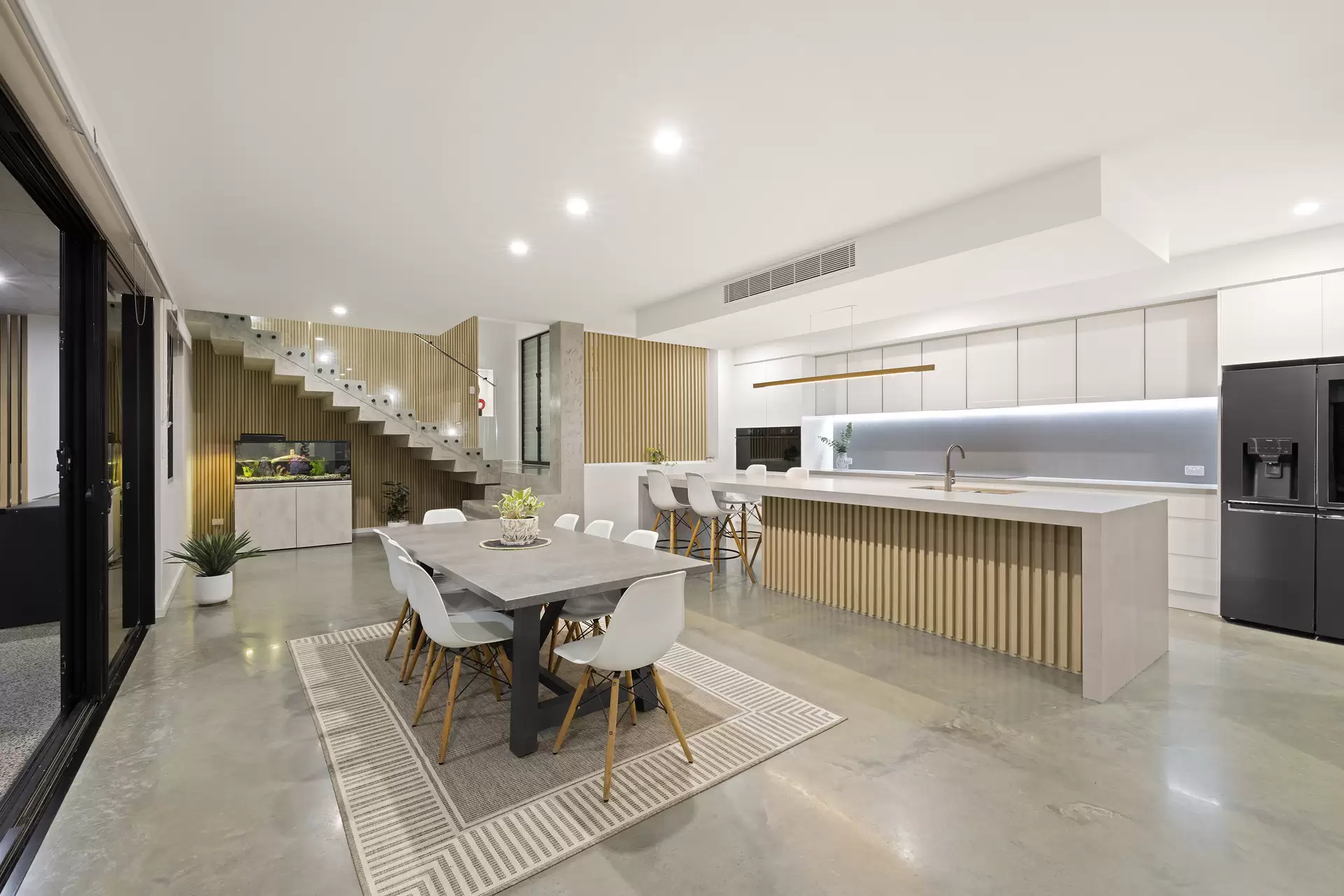27 Mon Terre Drive, Little Mountain Sold by Queensland Sotheby's International Realty - image 1