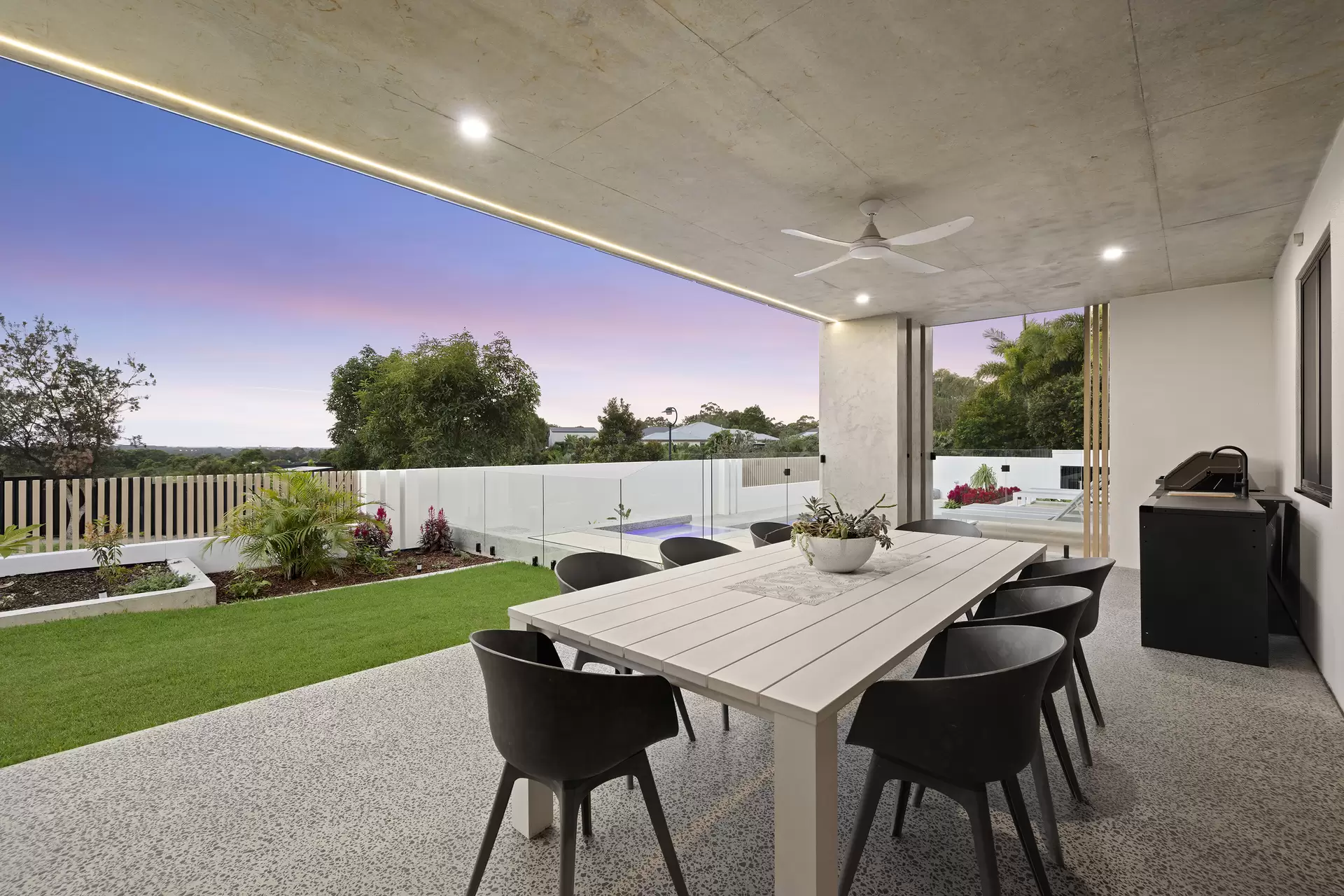27 Mon Terre Drive, Little Mountain Sold by Queensland Sotheby's International Realty - image 1
