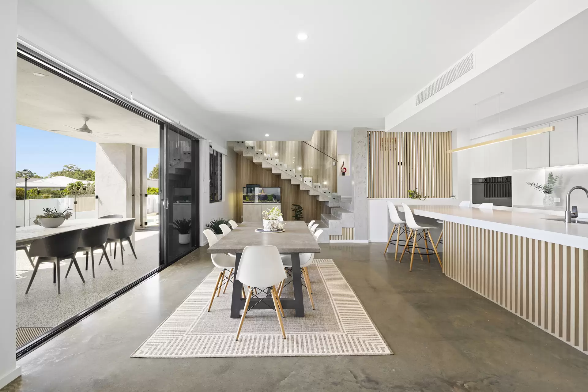 27 Mon Terre Drive, Little Mountain Sold by Queensland Sotheby's International Realty - image 1