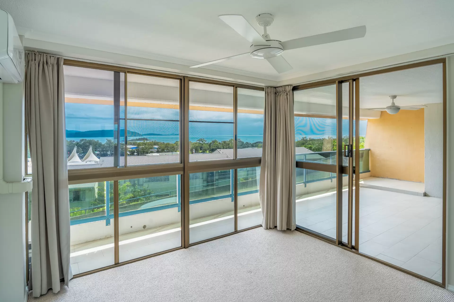 125/4 Eshelby Drive, Cannonvale Sold by Queensland Sotheby's International Realty - image 1