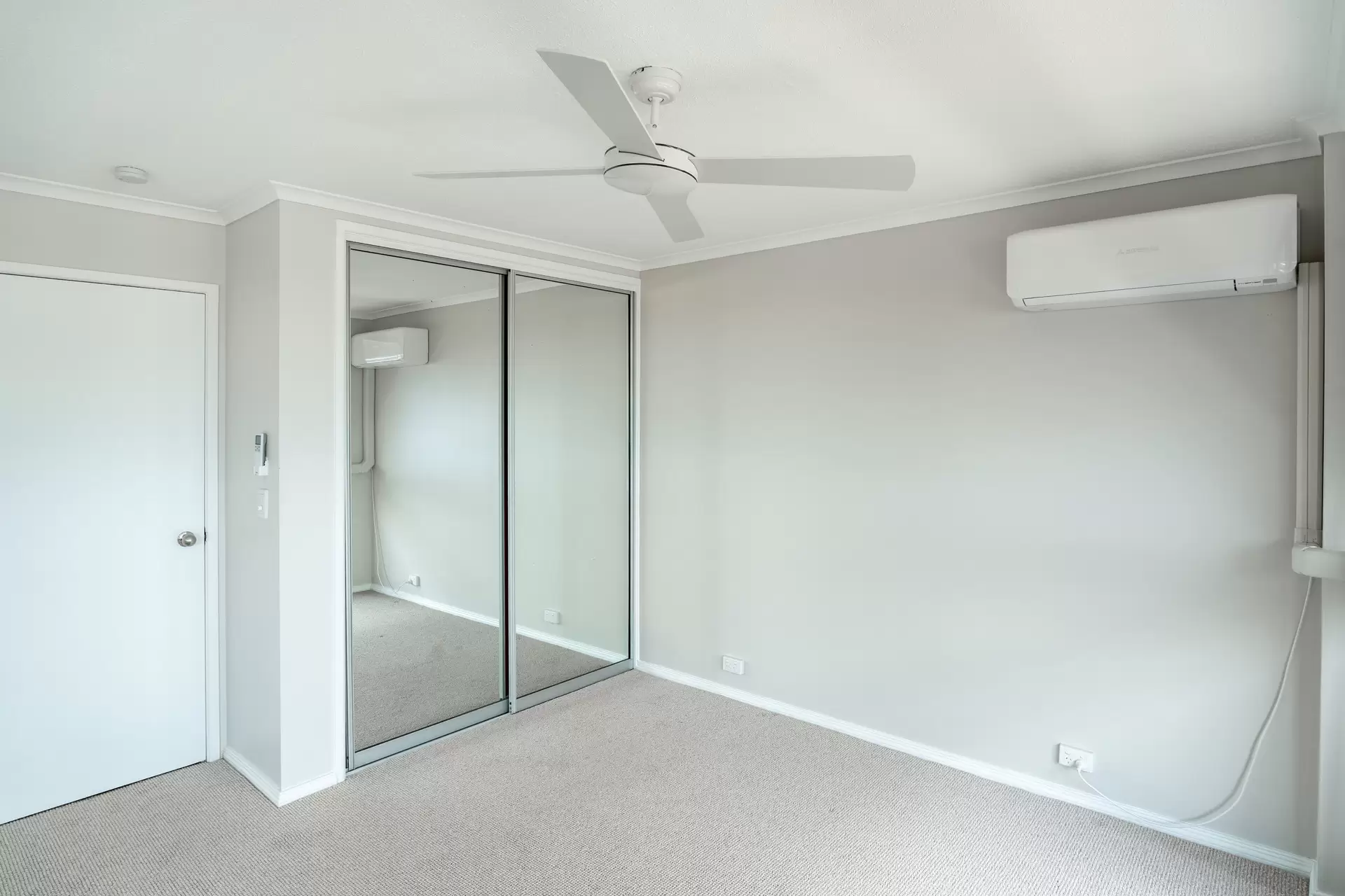 125/4 Eshelby Drive, Cannonvale Sold by Queensland Sotheby's International Realty - image 1