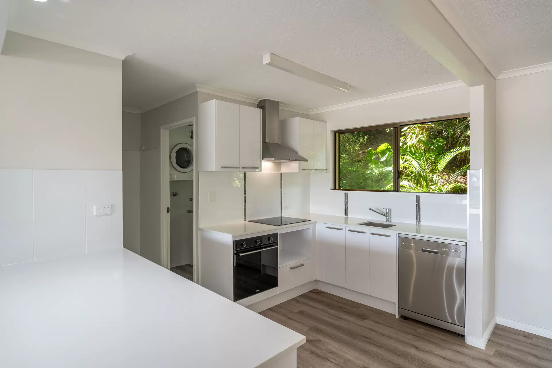 125/4 Eshelby Drive, Cannonvale Sold by Queensland Sotheby's International Realty - image 1