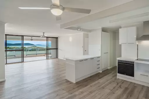 125/4 Eshelby Drive, Cannonvale Sold by 