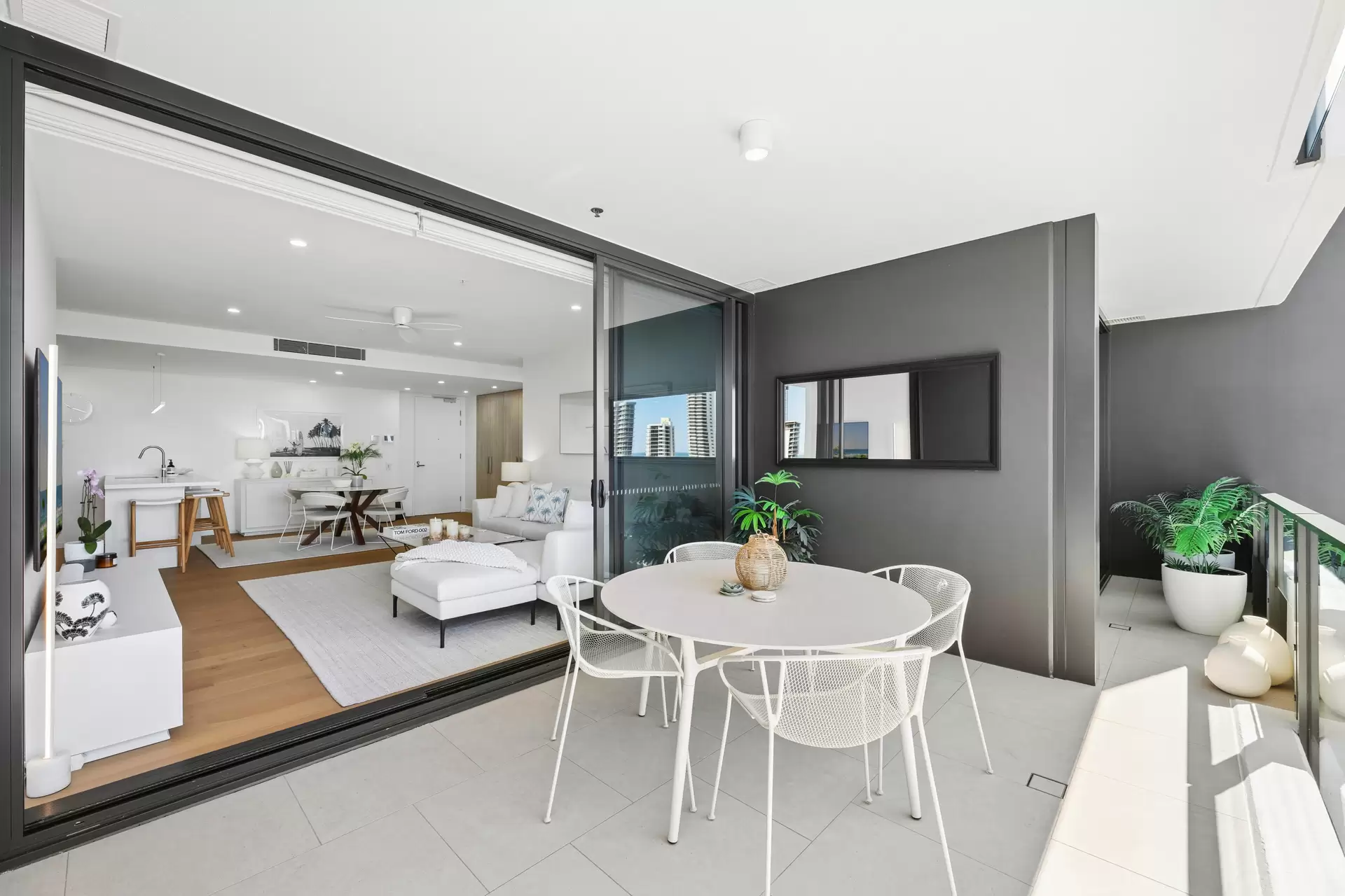 93/25 Woodroffe Avenue, Main Beach Sold by  - image 1
