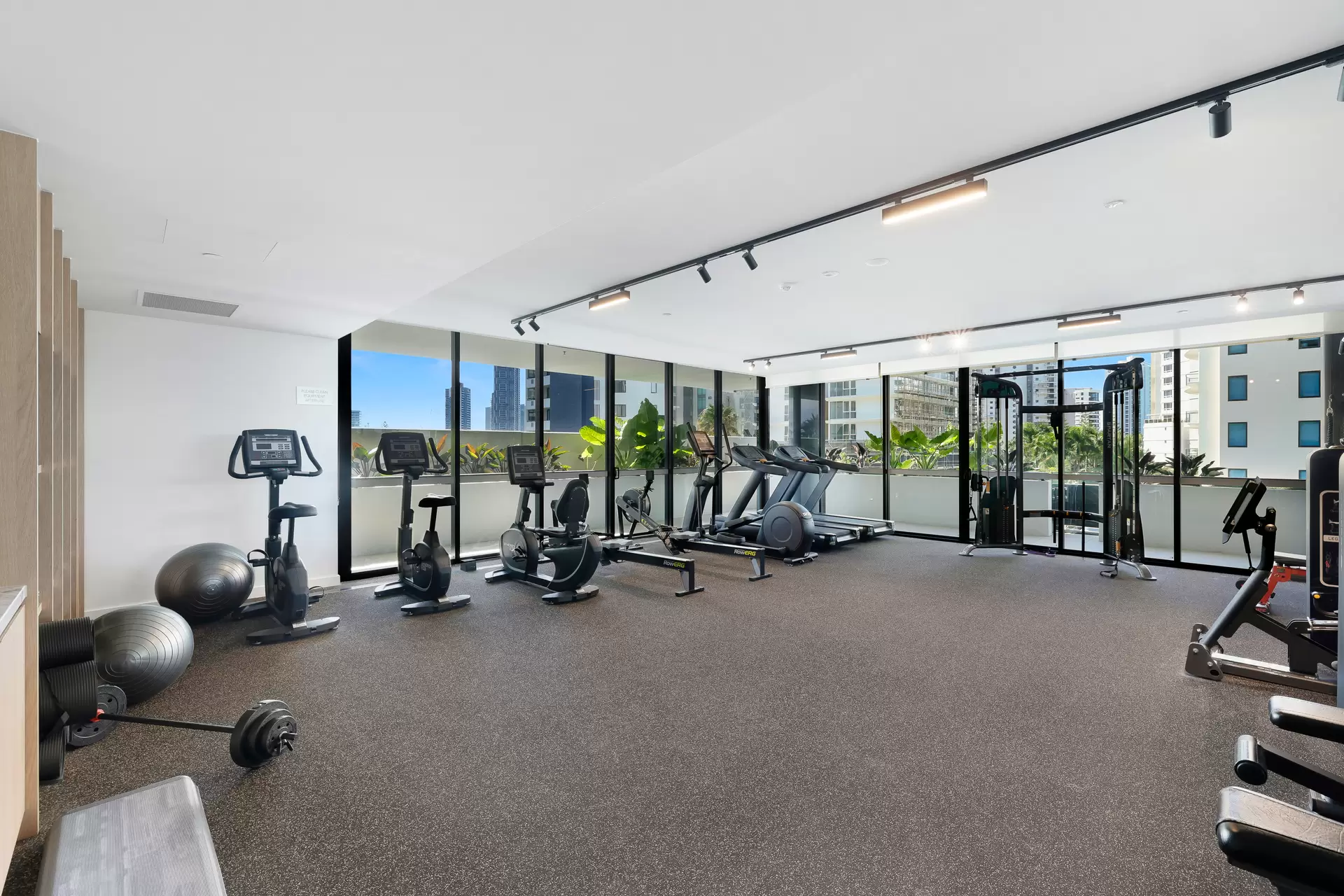 93/25 Woodroffe Avenue, Main Beach Sold by Queensland Sotheby's International Realty - image 1
