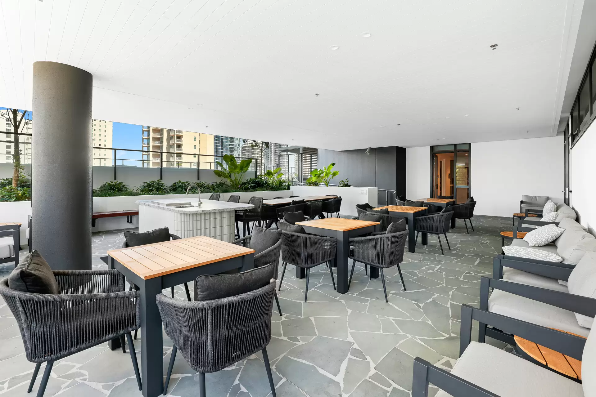 93/25 Woodroffe Avenue, Main Beach Sold by Queensland Sotheby's International Realty - image 1